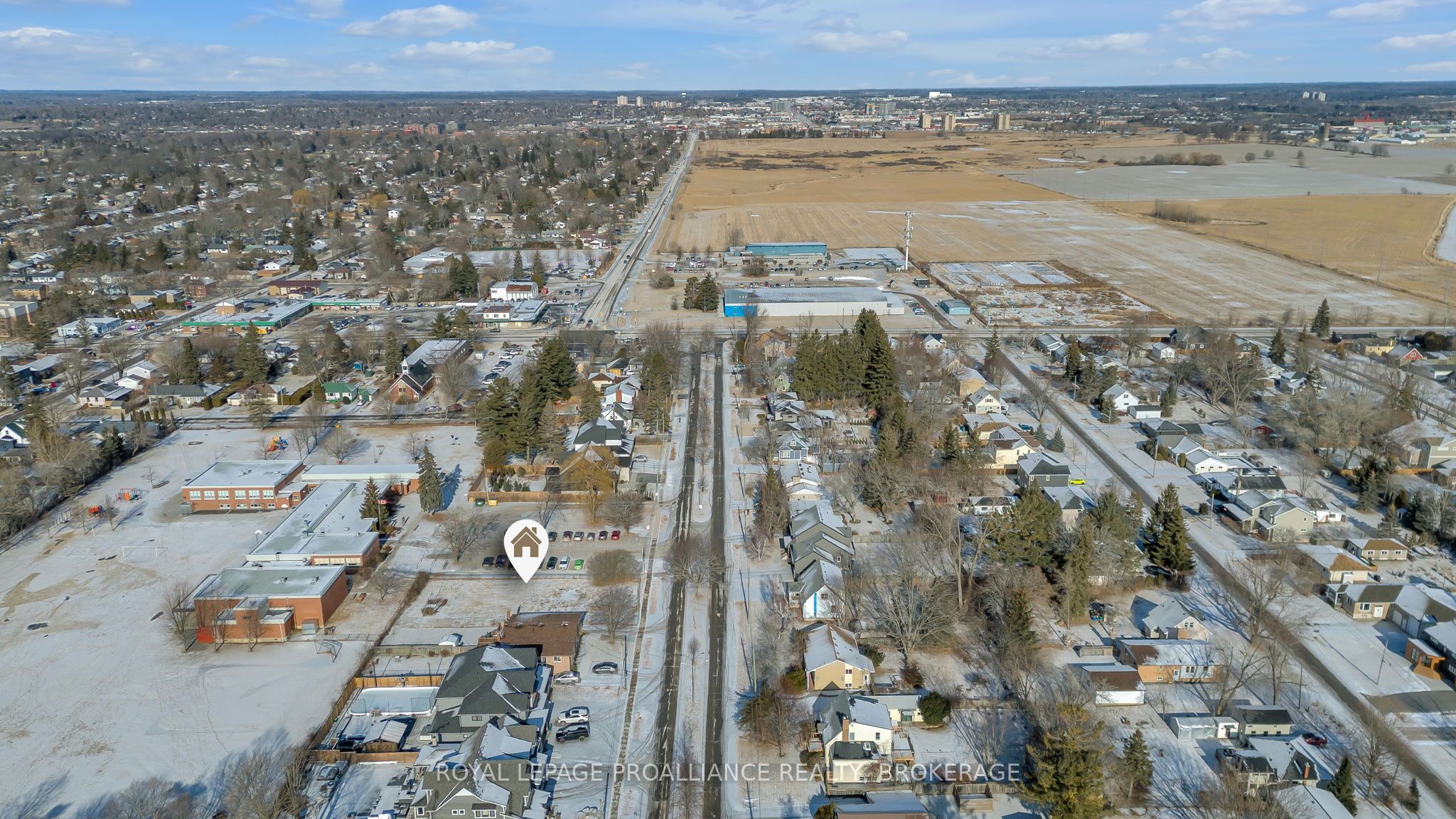 21 Crerar Boulevard Property Photo 8