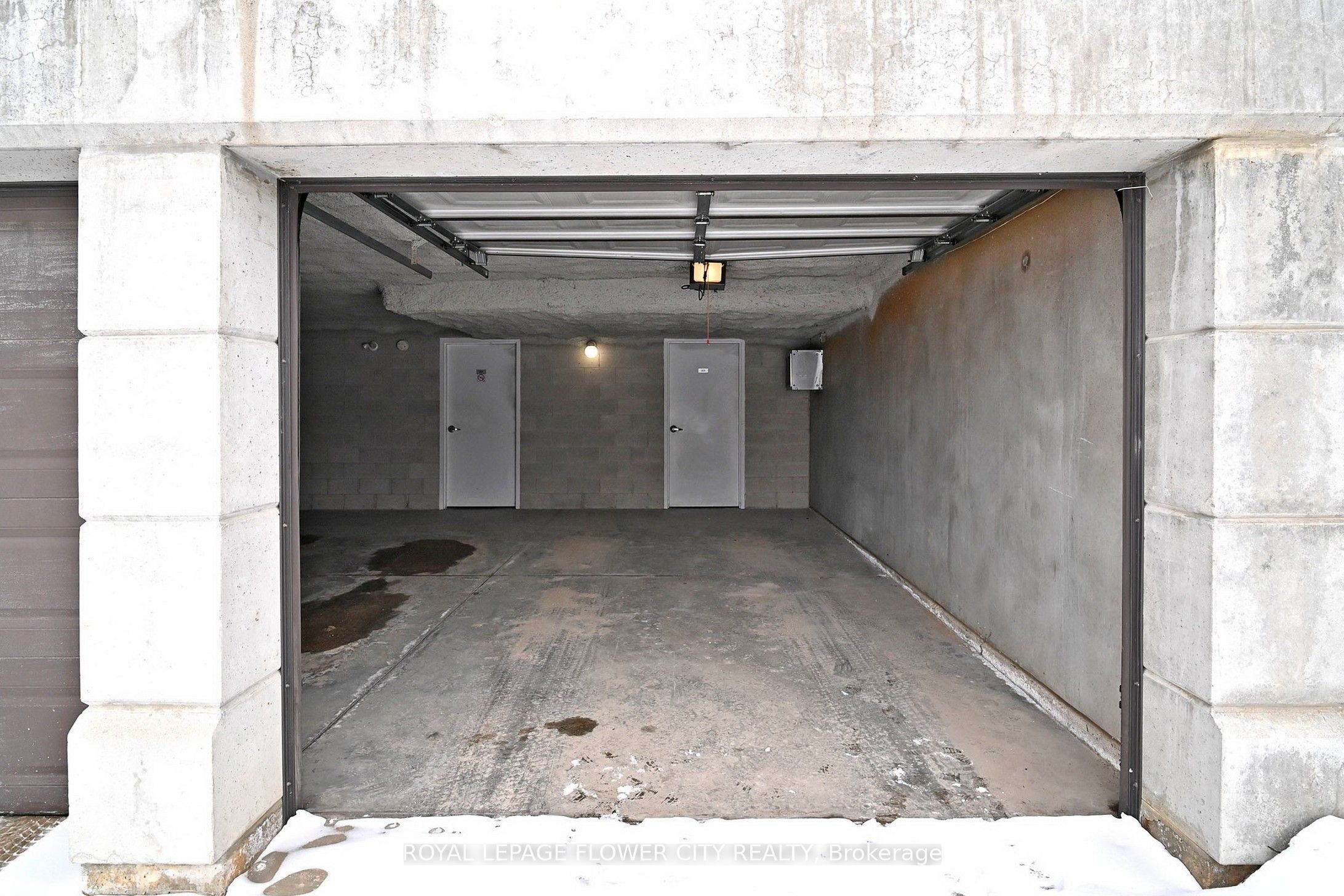 401-85 William Street Property Photo 38