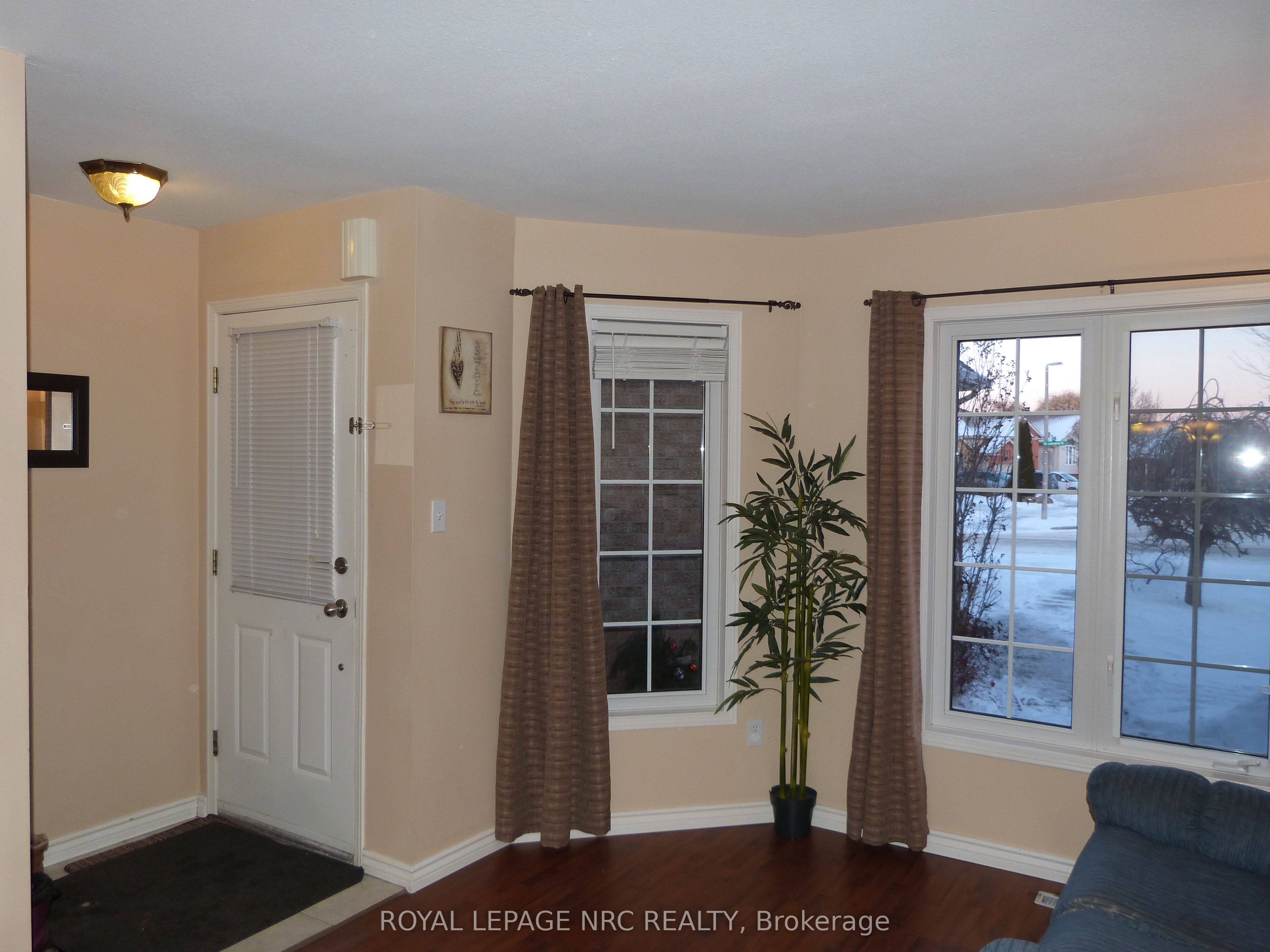 175 St.lawrence Drive Property Photo 5