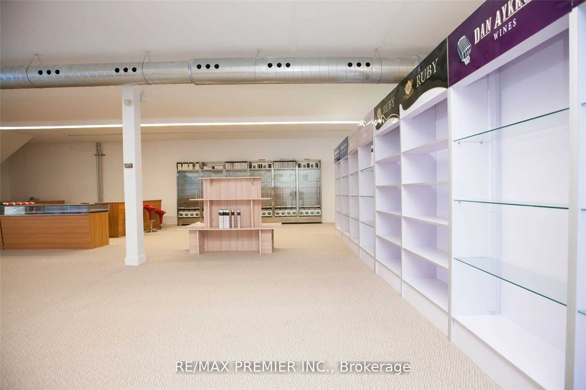 4507 Queen Street Property Photo 4