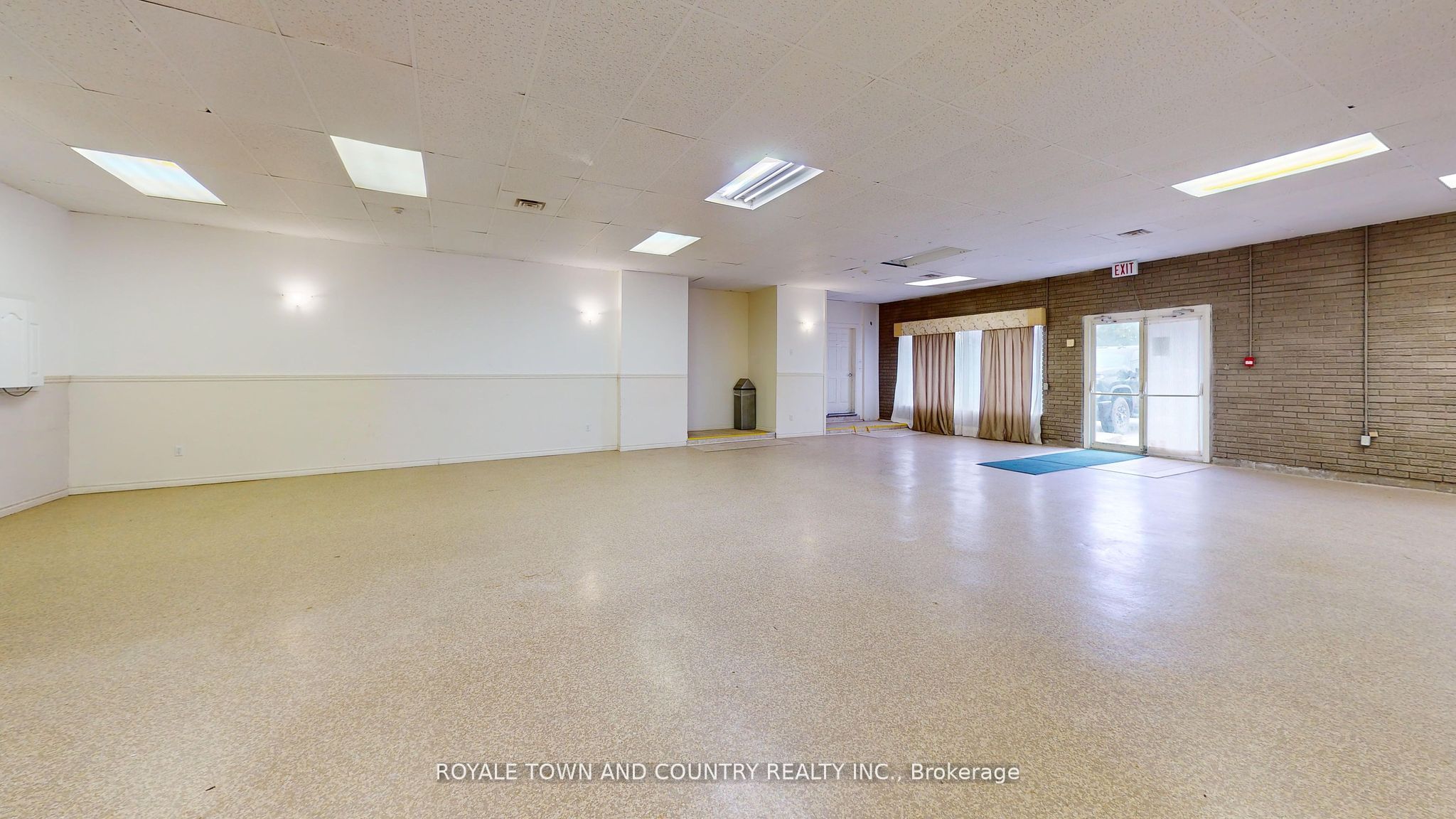 #354(l) - 358 Lindsay Street Property Photo 2