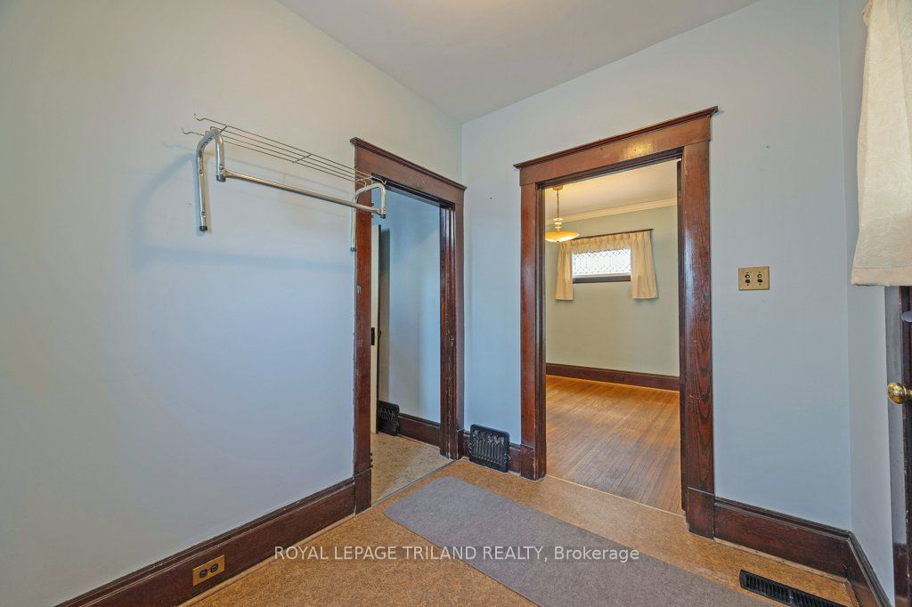 57 Manitoba Street Property Photo 5