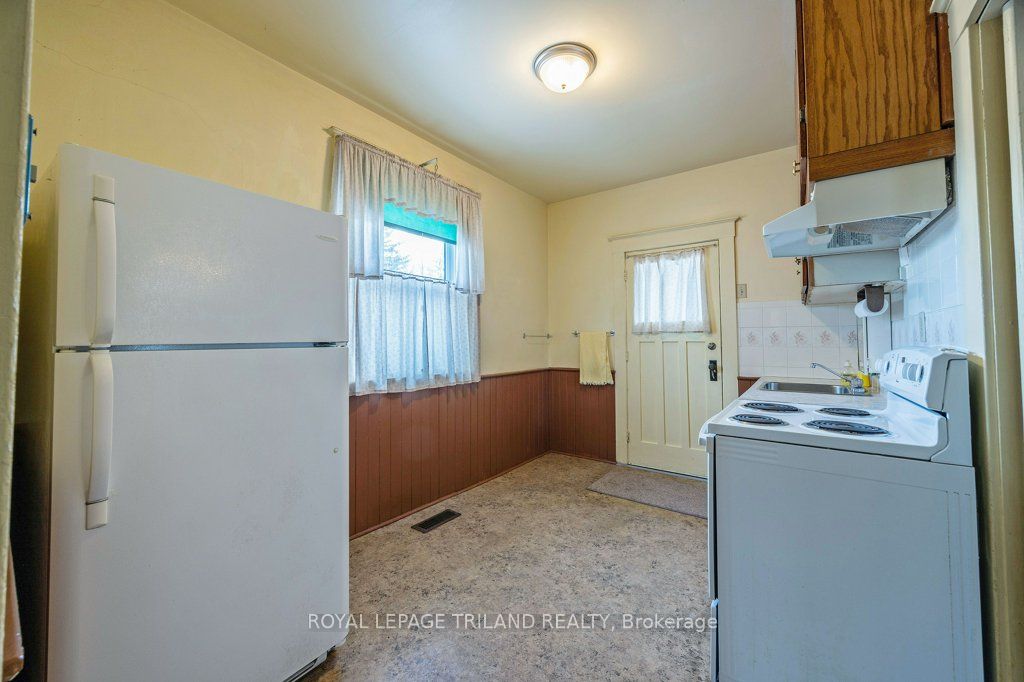 57 Manitoba Street Property Photo 13