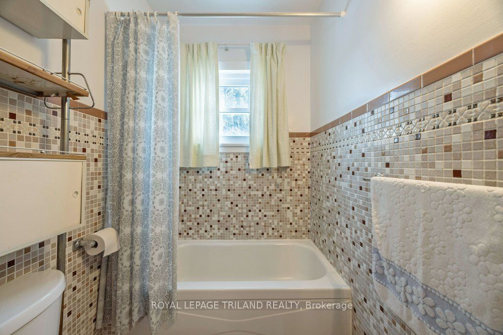 57 Manitoba Street Property Photo 22