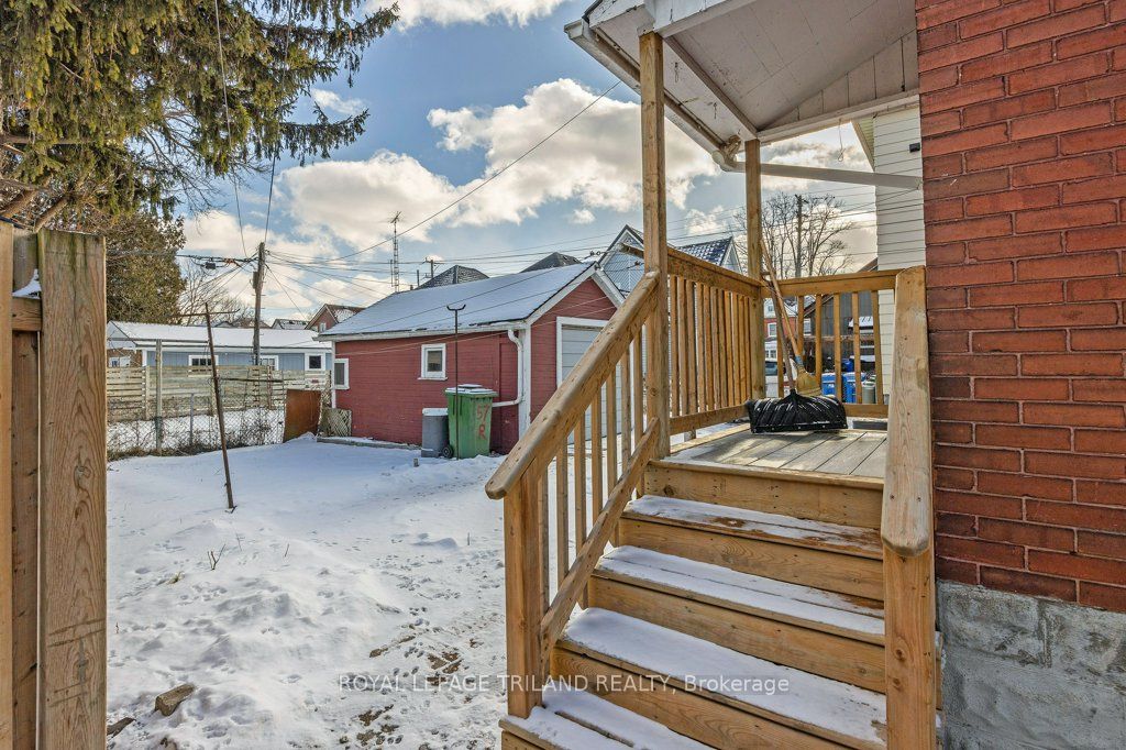 57 Manitoba Street Property Photo 32