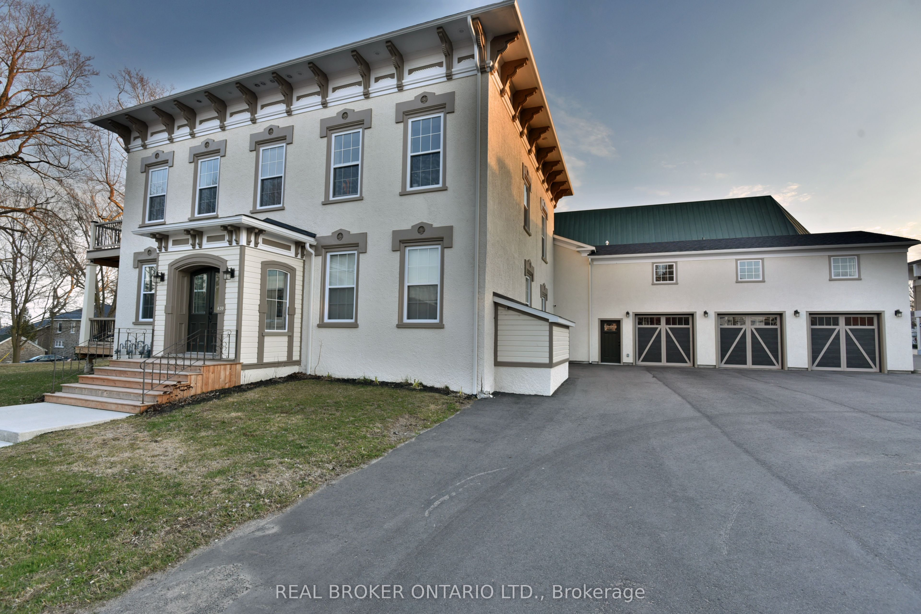 439 Edward Street Property Photo 2