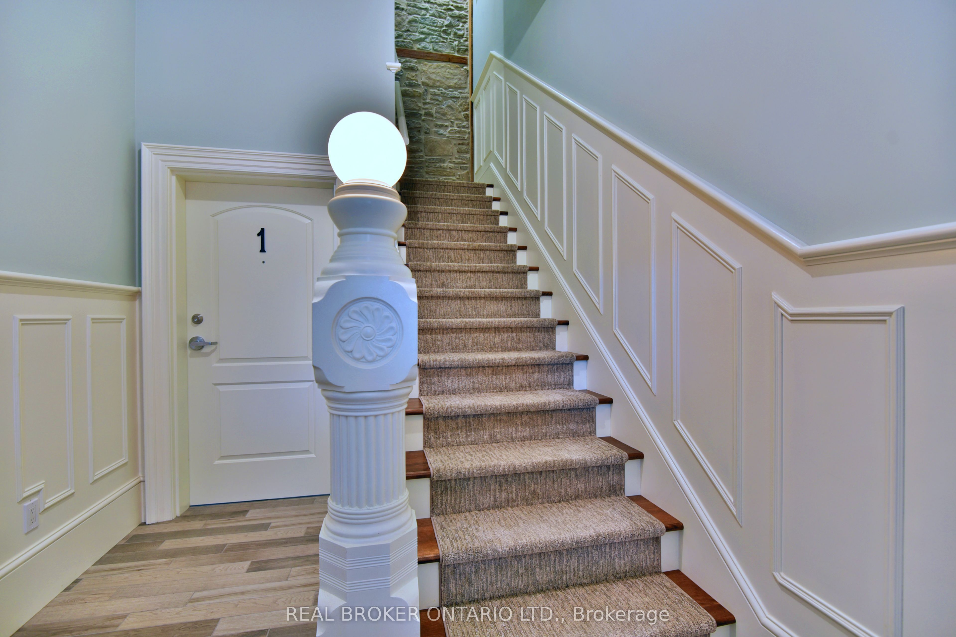 439 Edward Street Property Photo 4