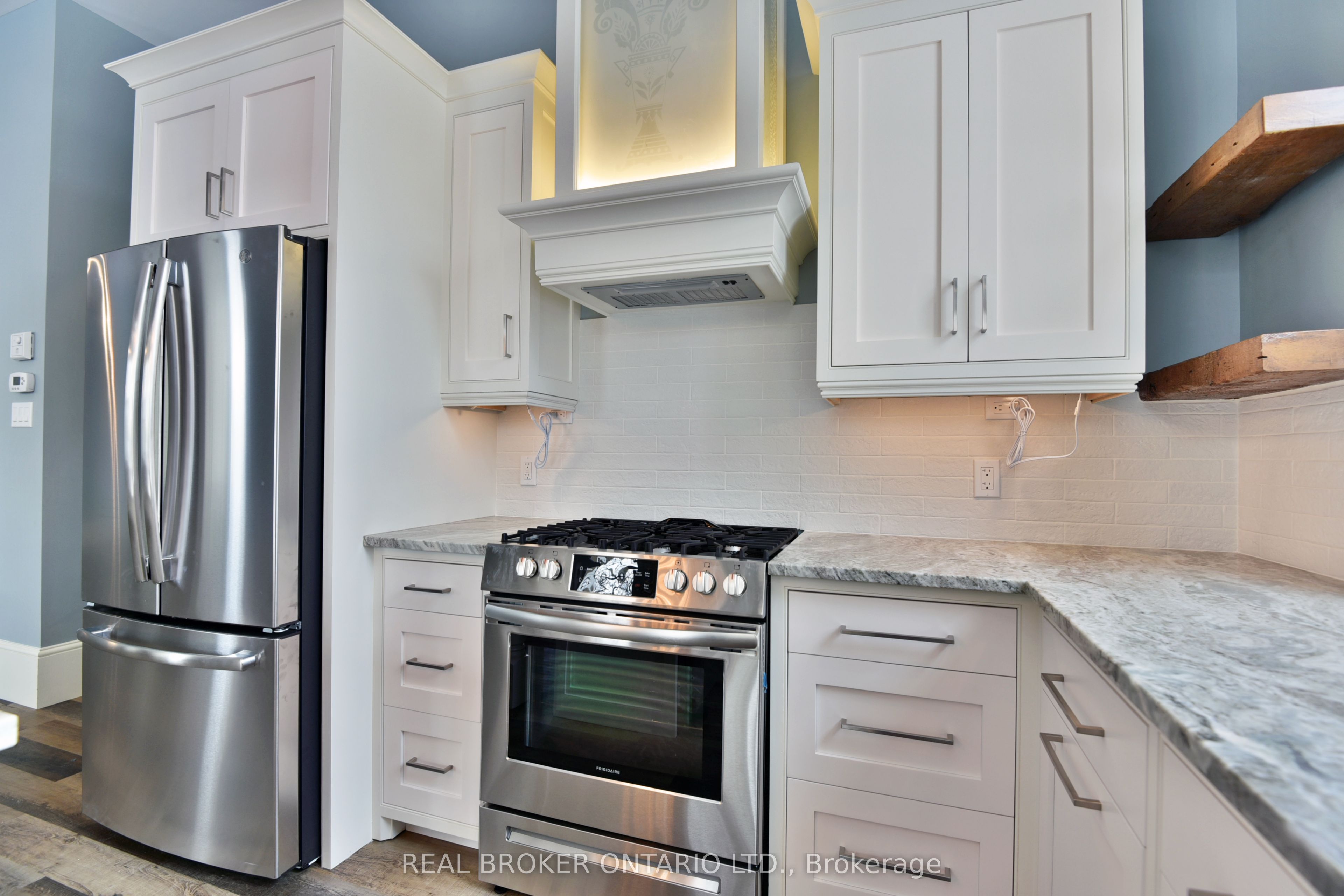 439 Edward Street Property Photo 6