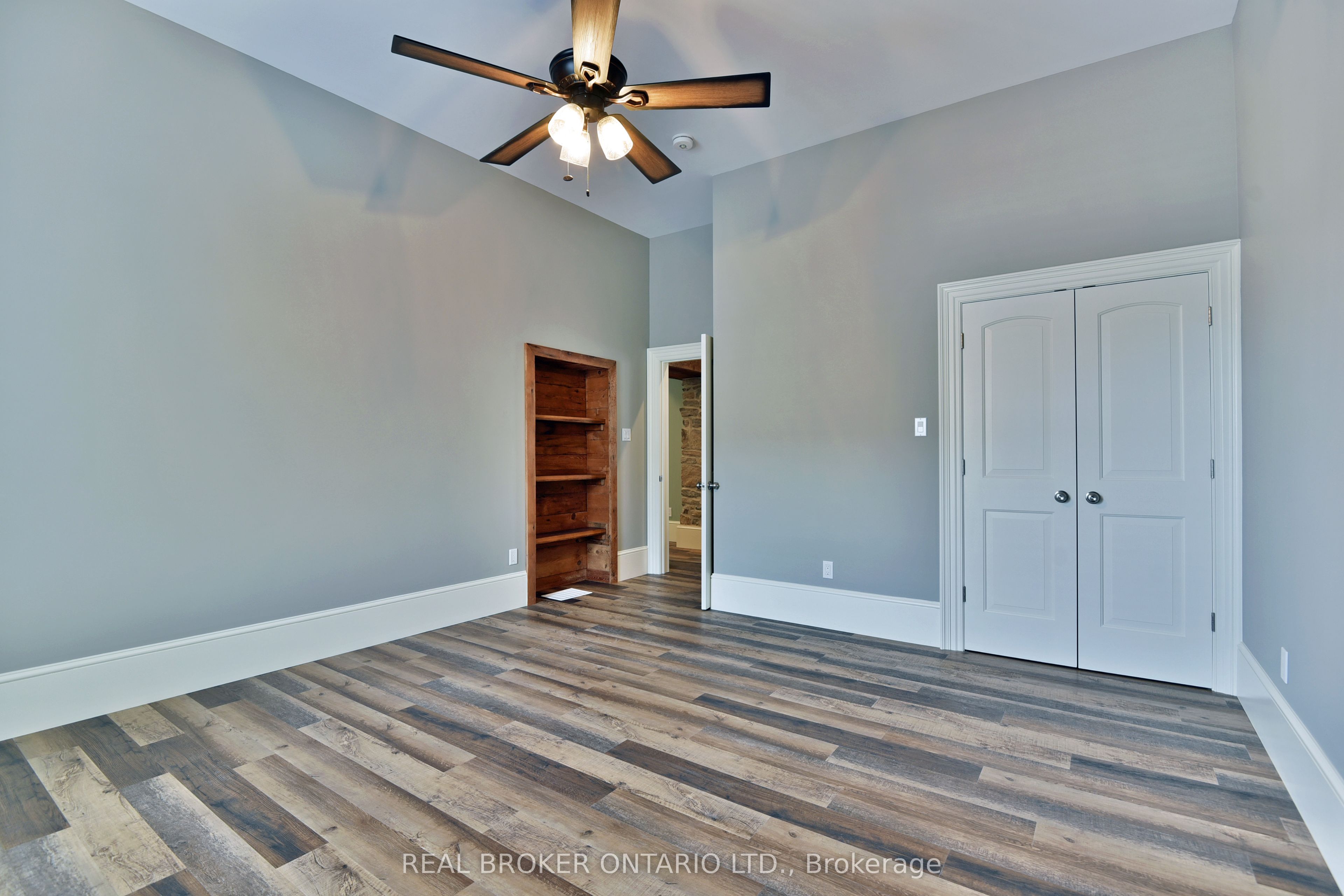 439 Edward Street Property Photo 10