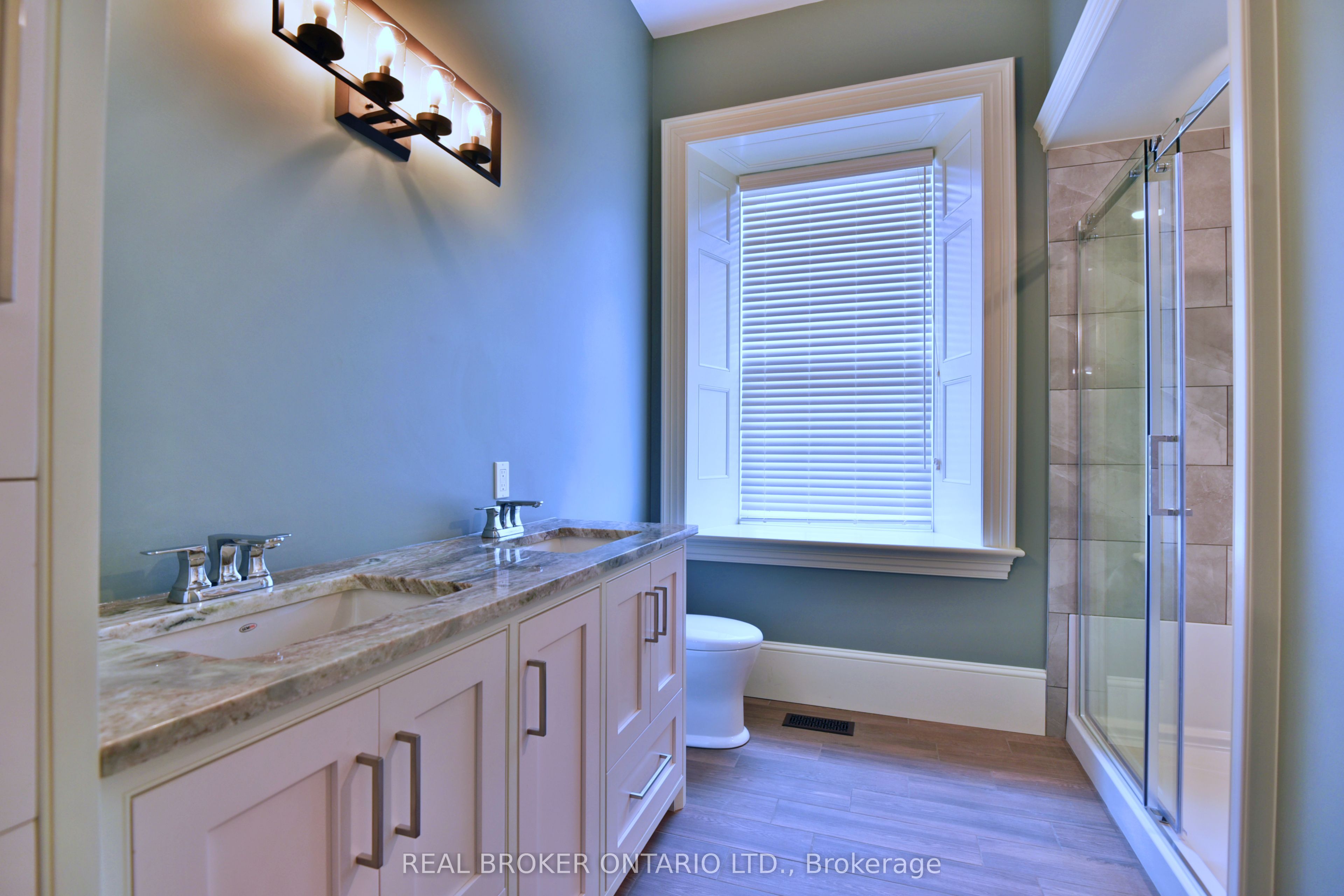 439 Edward Street Property Photo 11