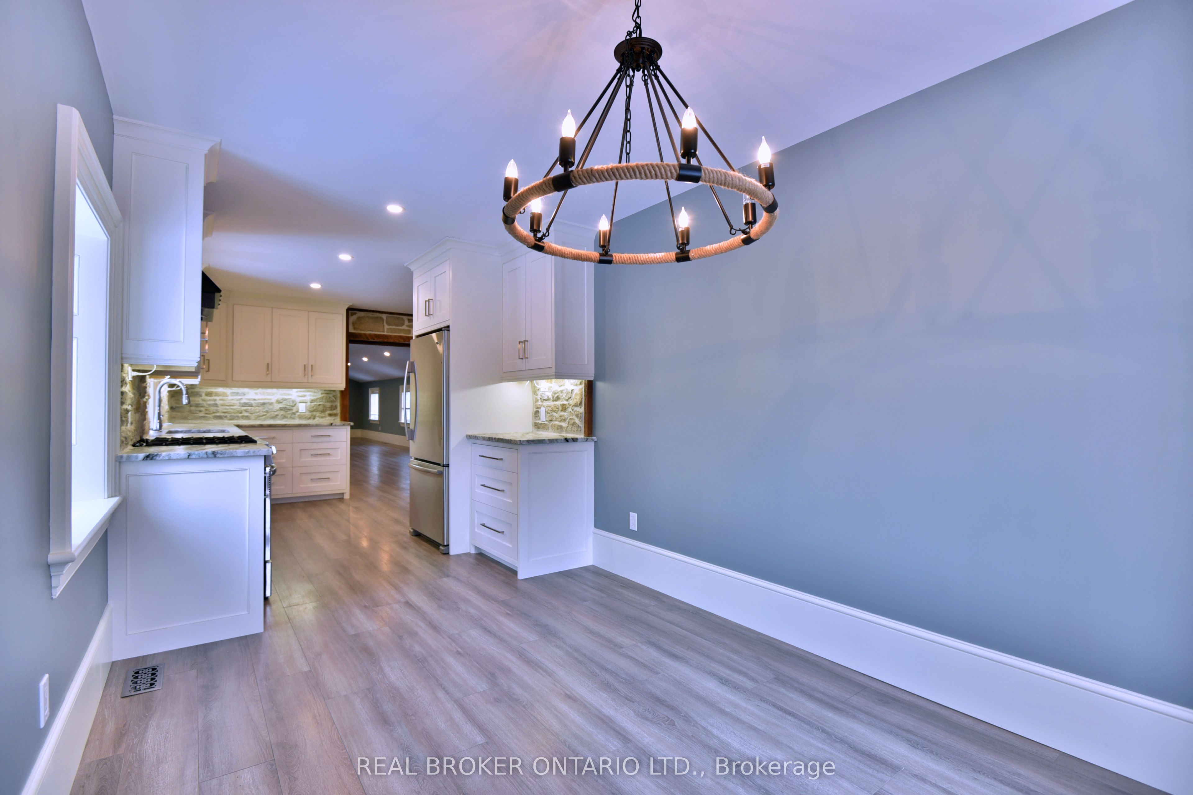 439 Edward Street Property Photo 18