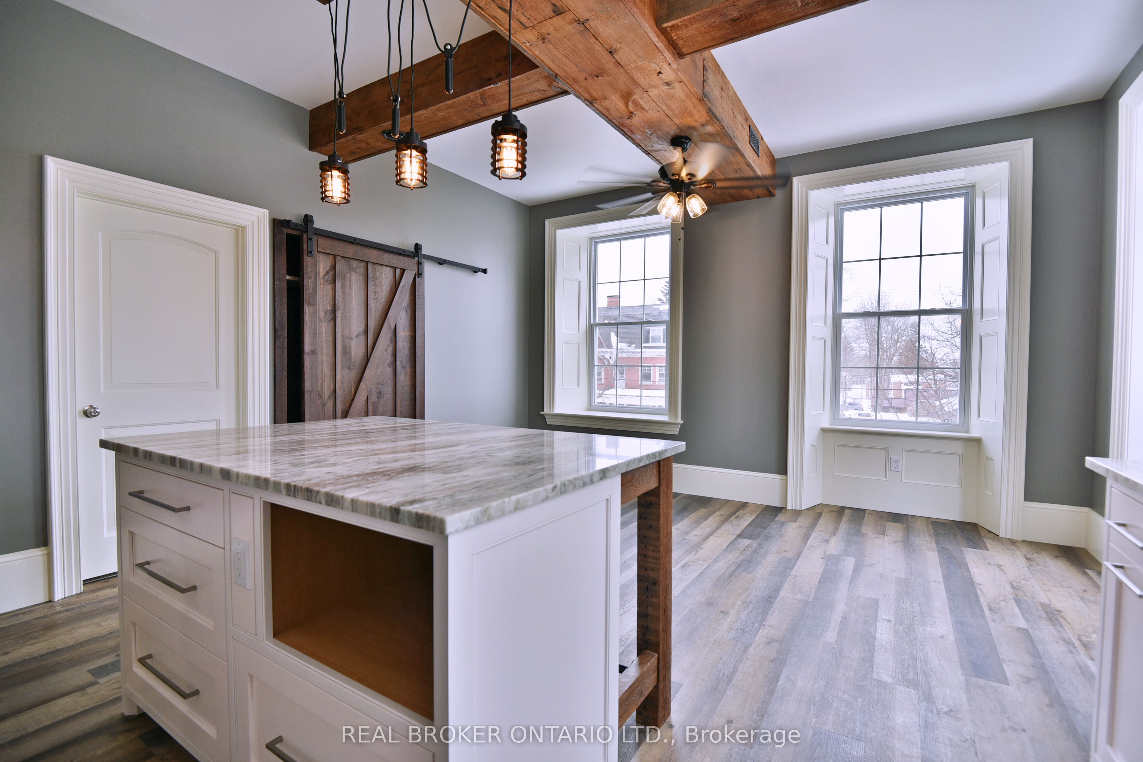 439 Edward Street Property Photo 25