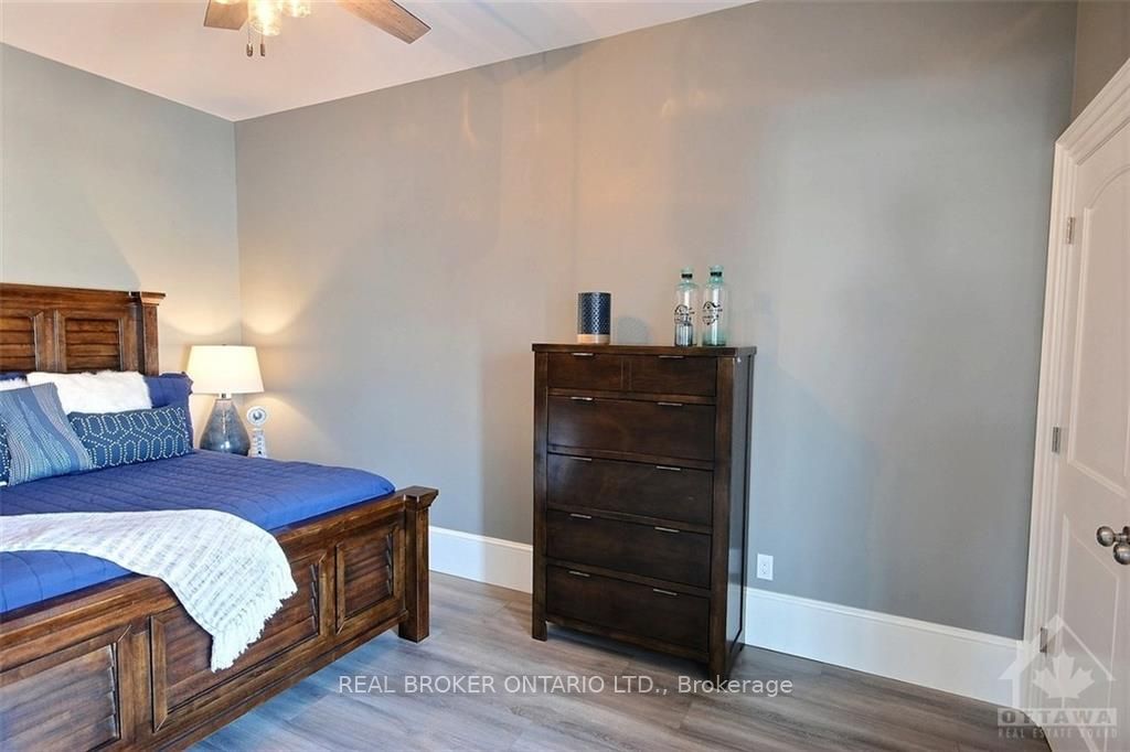 439 Edward Street Property Photo 28