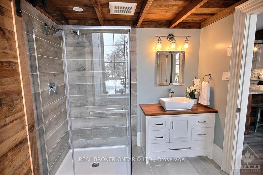 439 Edward Street Property Photo 38