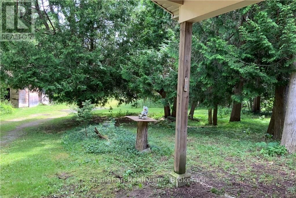 17 Little Cove Road S Property Photo 9