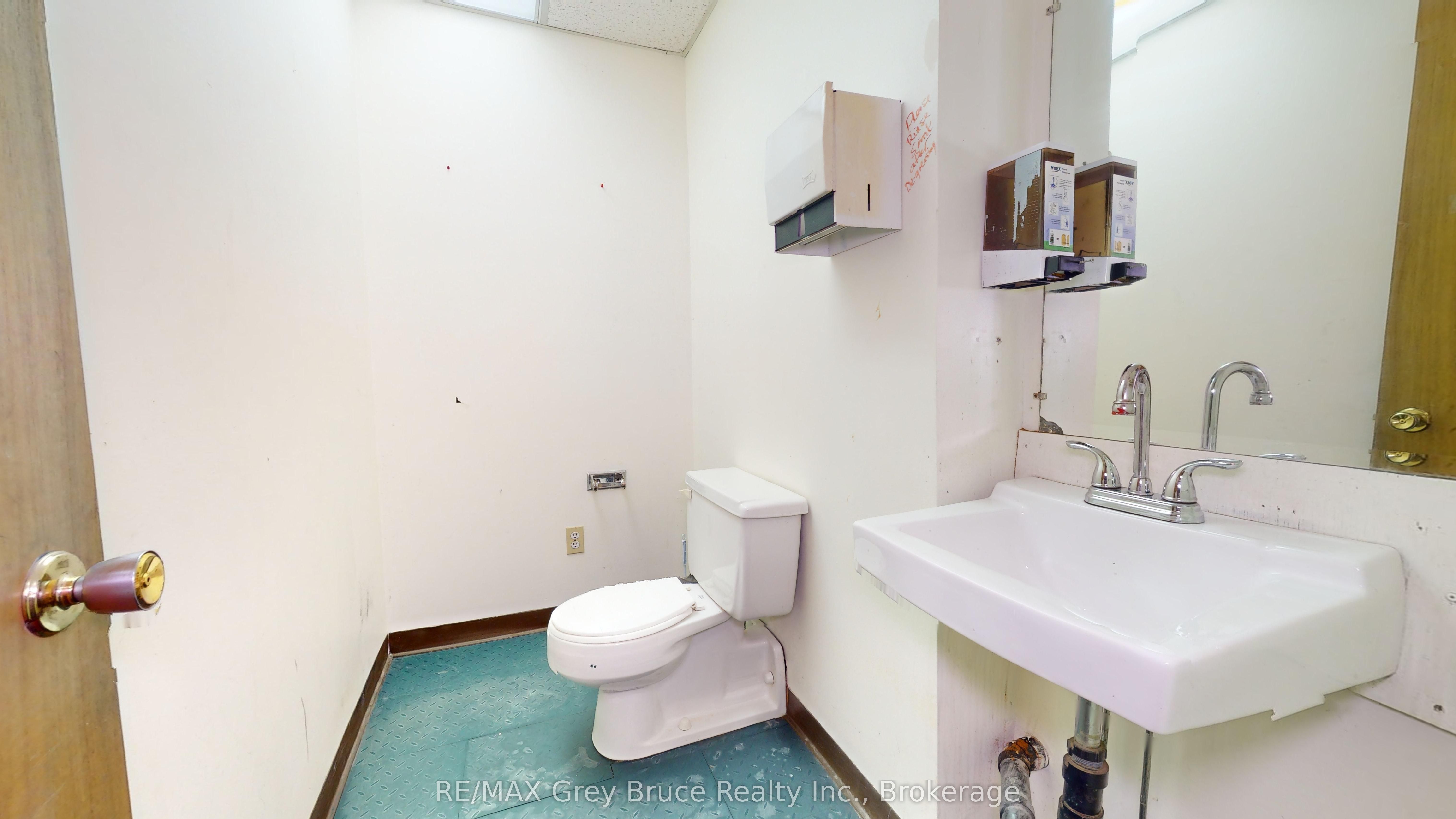 269 10th Street Property Photo 9