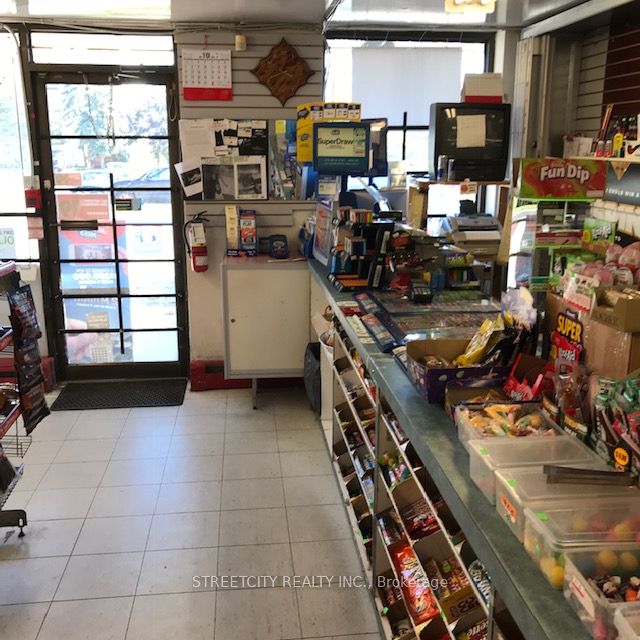 #101 - 1136 Adelaide Street Property Photo 6