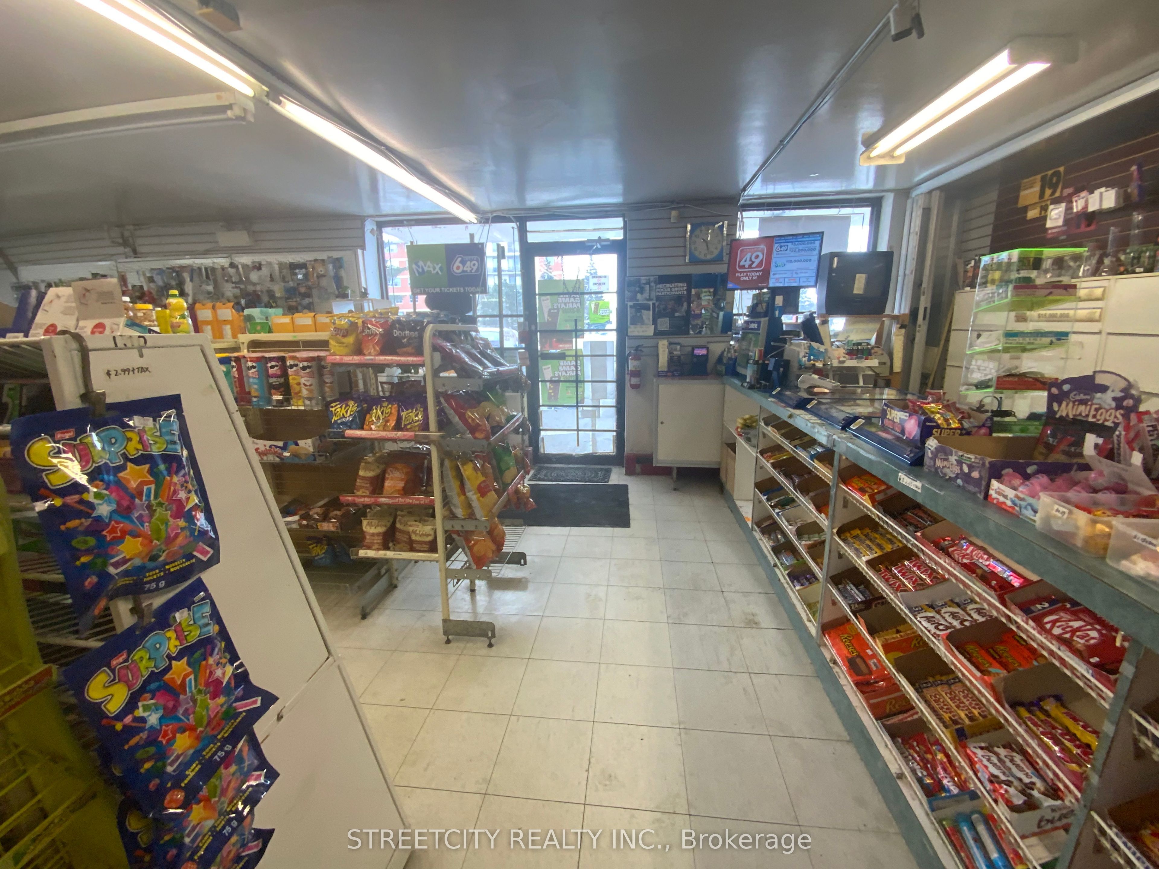 #101 - 1136 Adelaide Street Property Photo 7