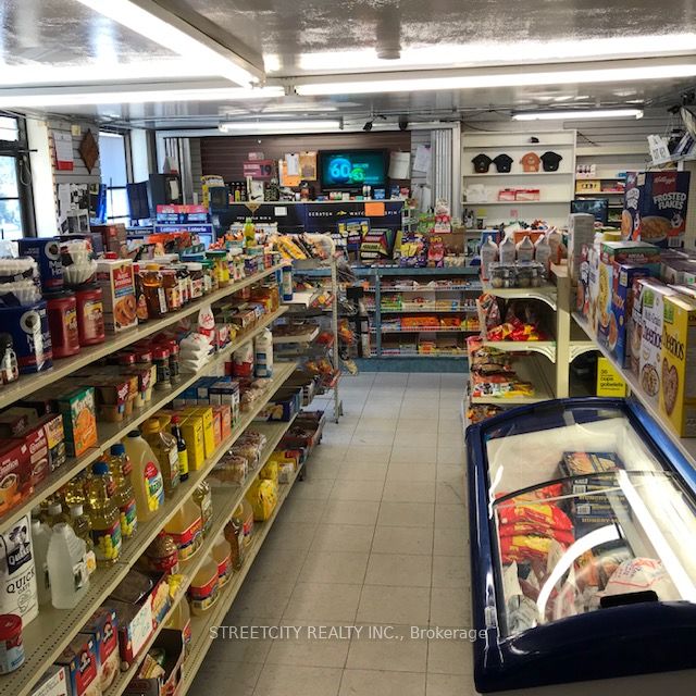 #101 - 1136 Adelaide Street Property Photo 15