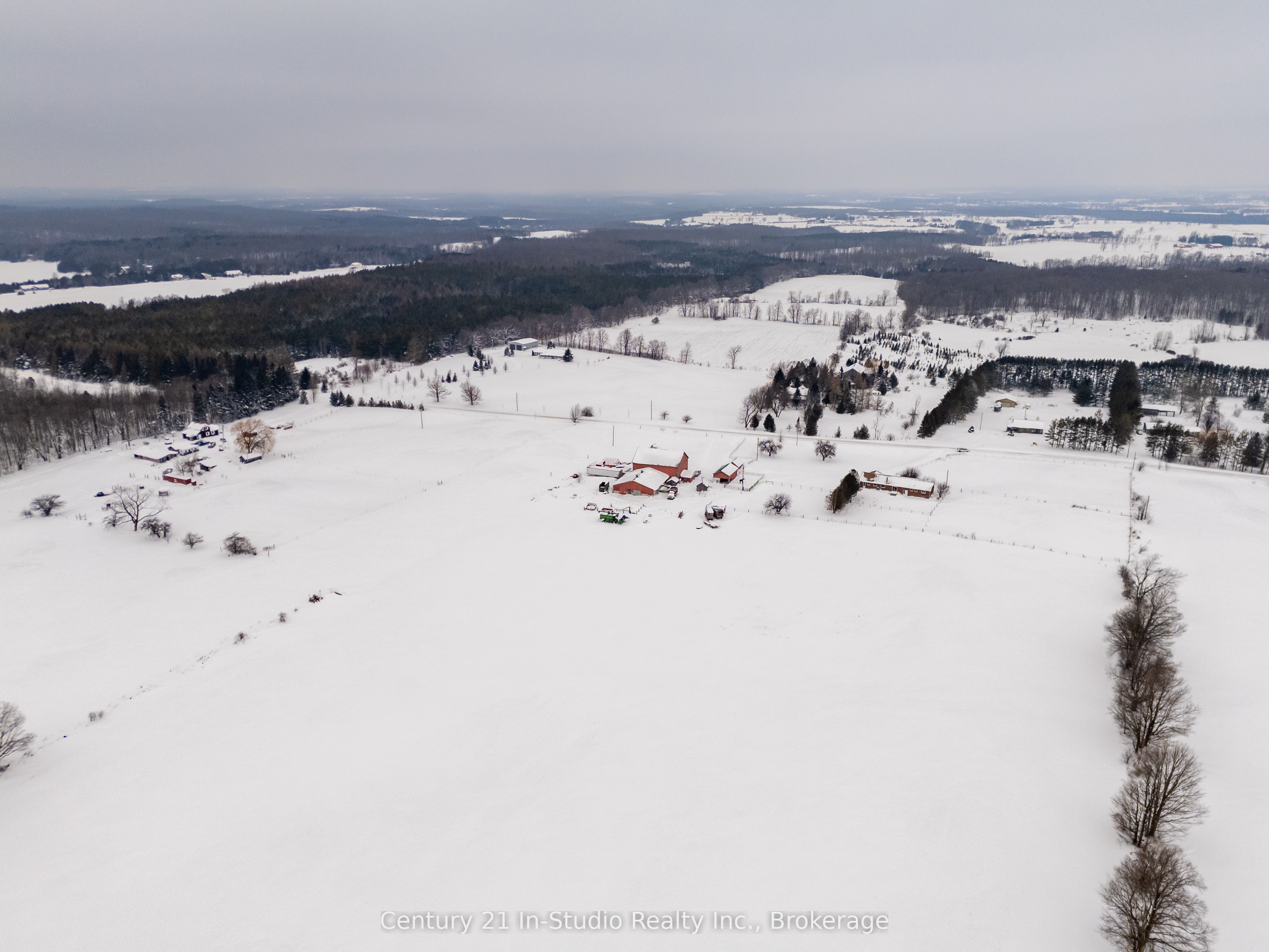 425158 Irish Lake Road Property Photo 7
