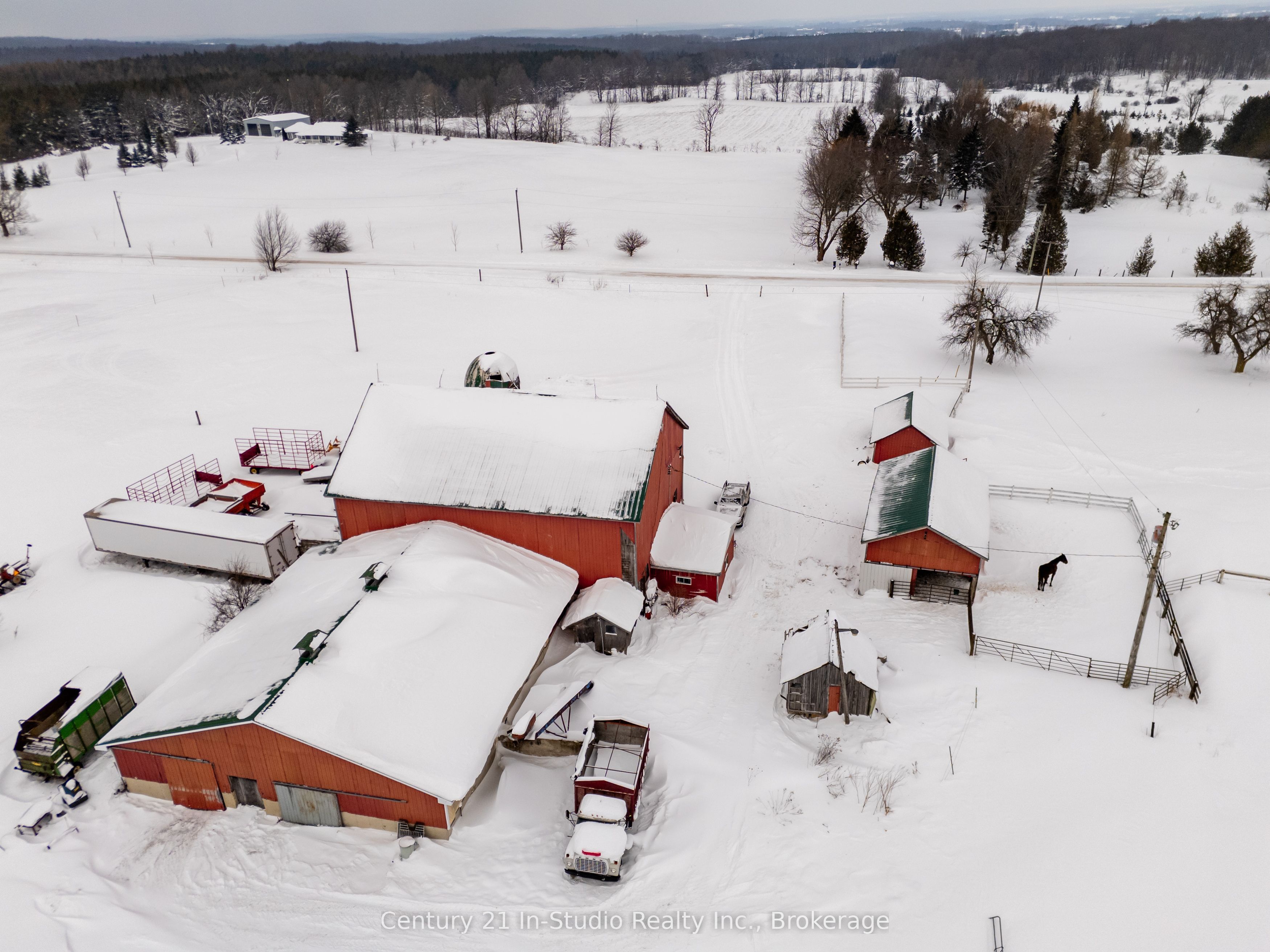 425158 Irish Lake Road Property Photo 11