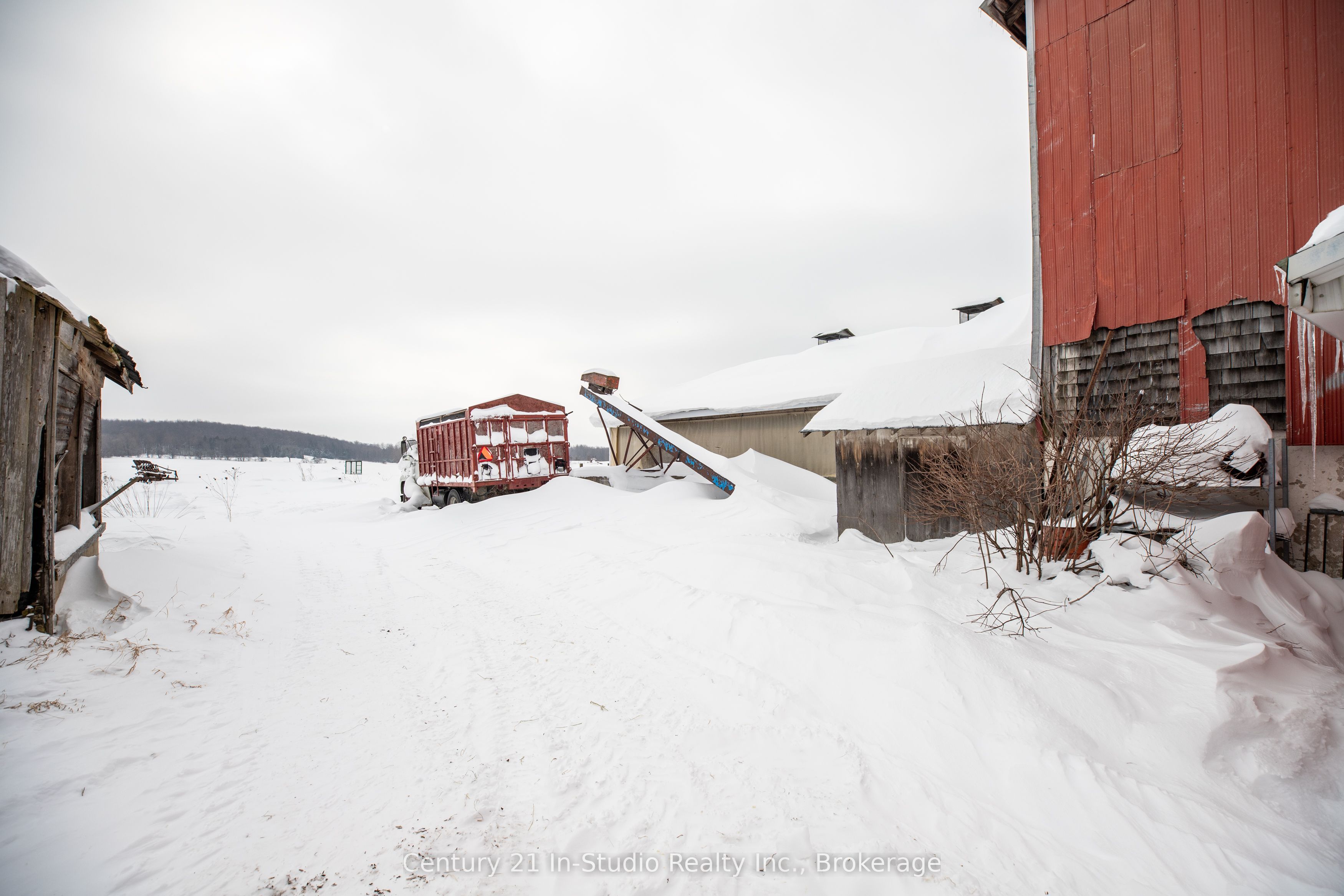 425158 Irish Lake Road Property Photo 16