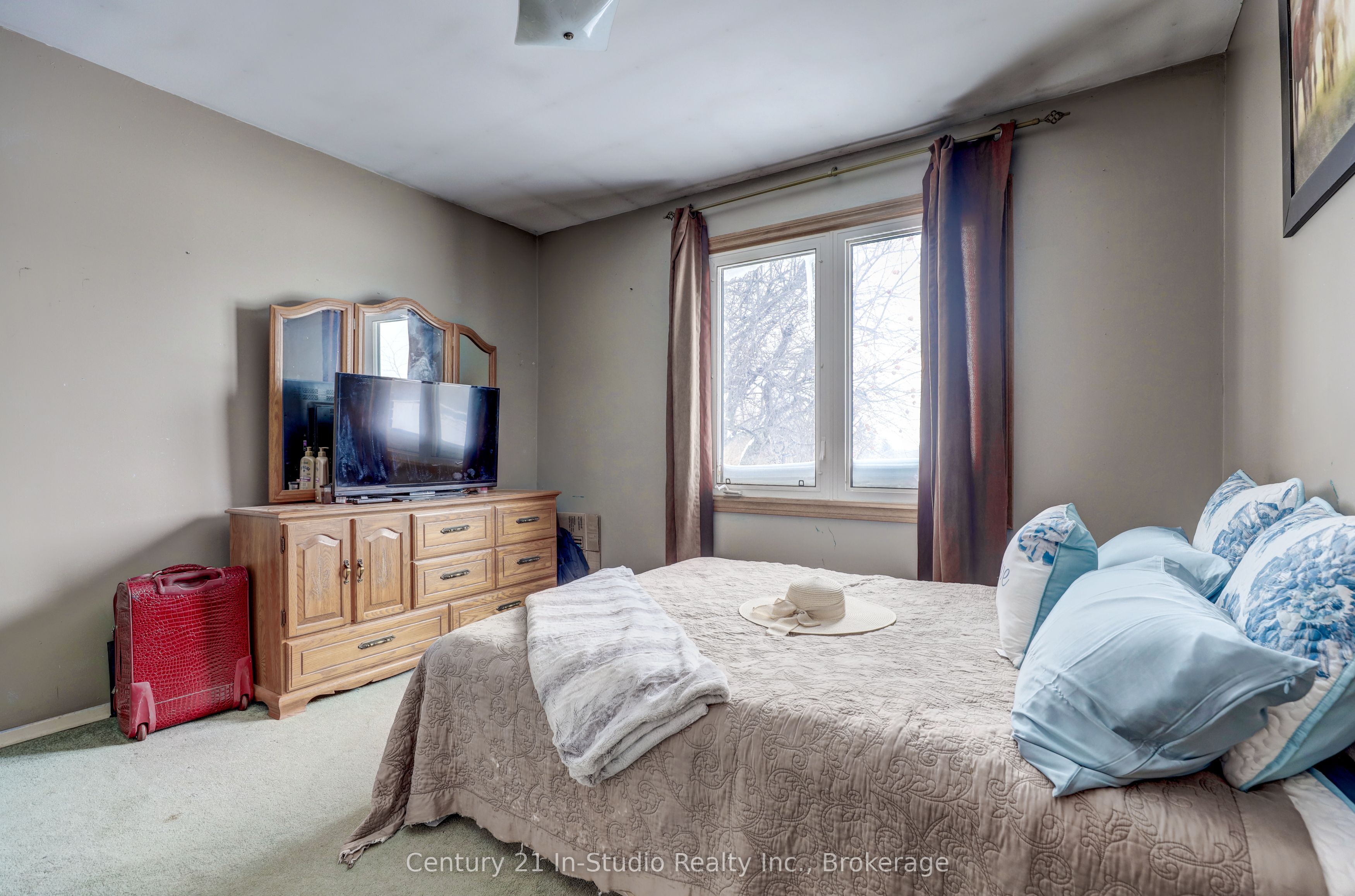 425158 Irish Lake Road Property Photo 32
