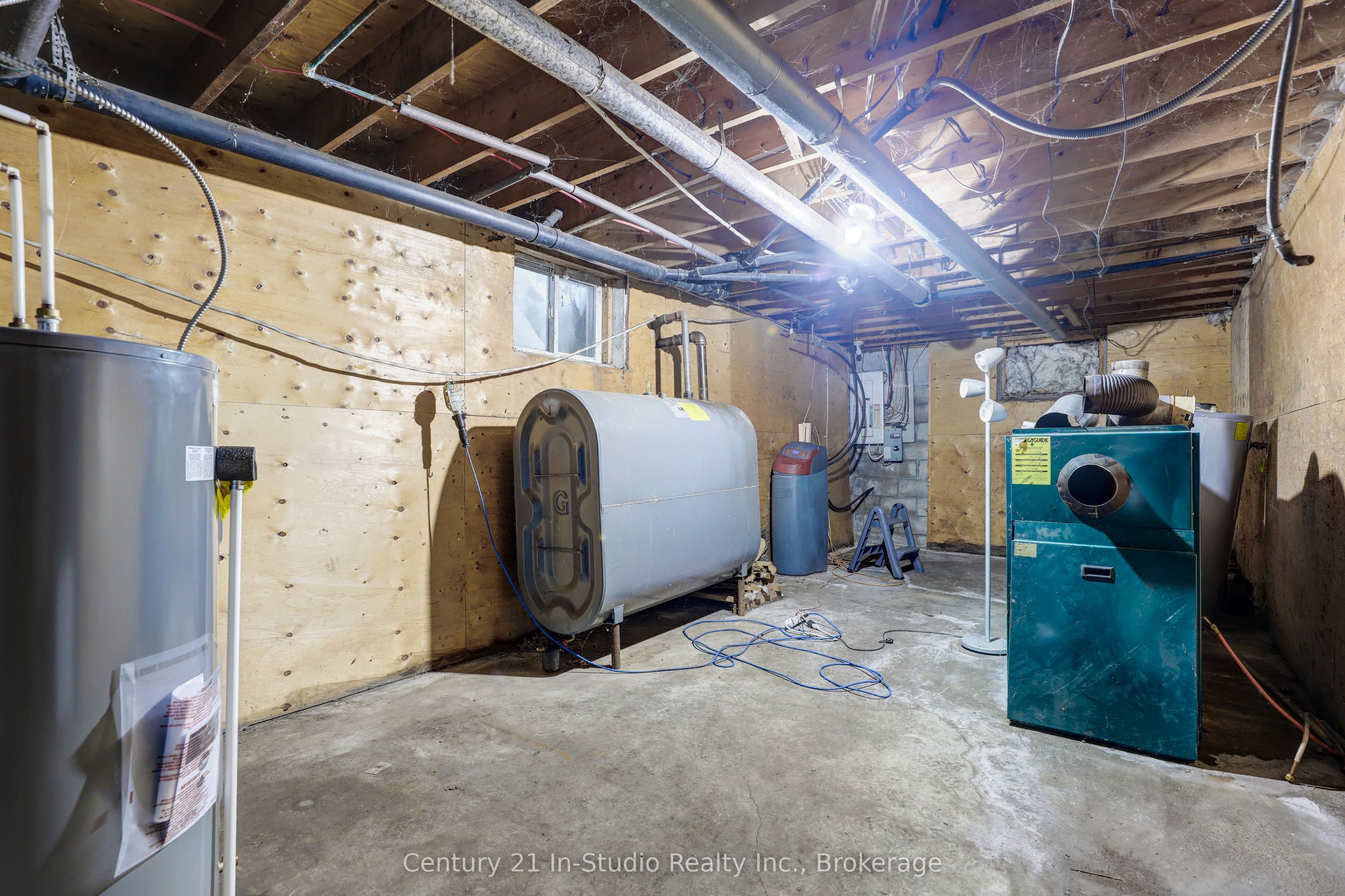 425158 Irish Lake Road Property Photo 37