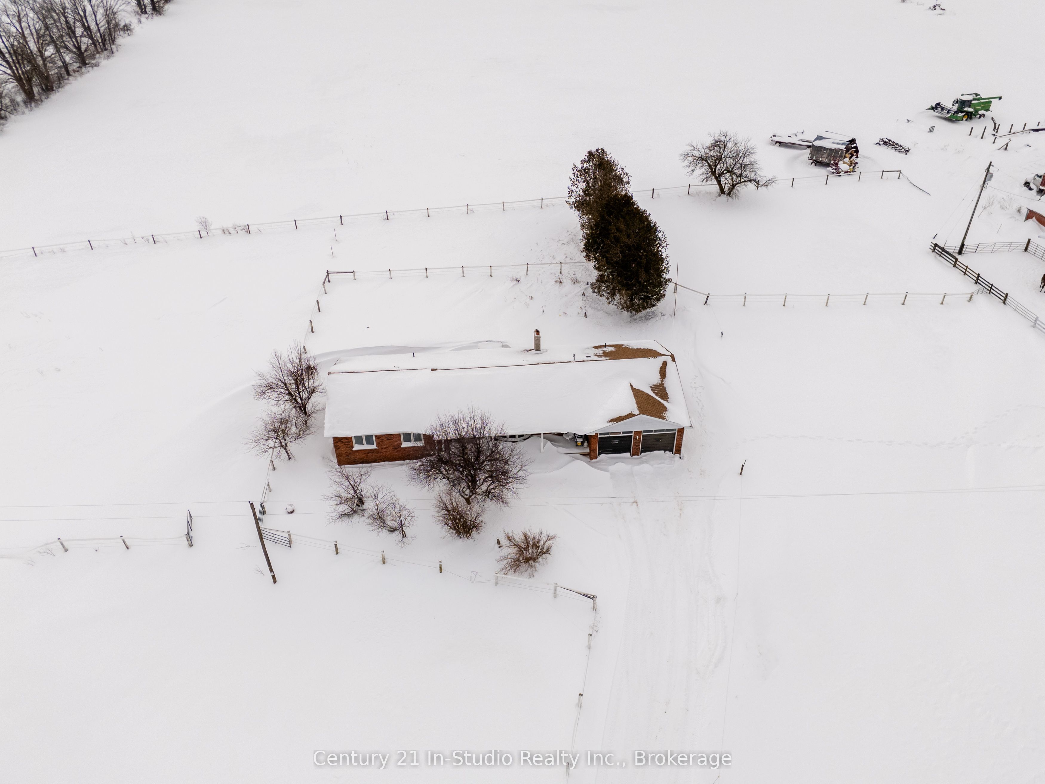 425158 Irish Lake Road Property Photo 38