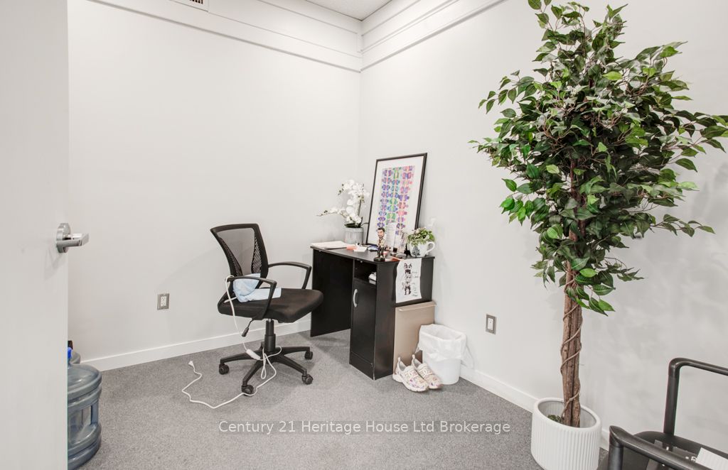 10 Brock Street Property Photo 11