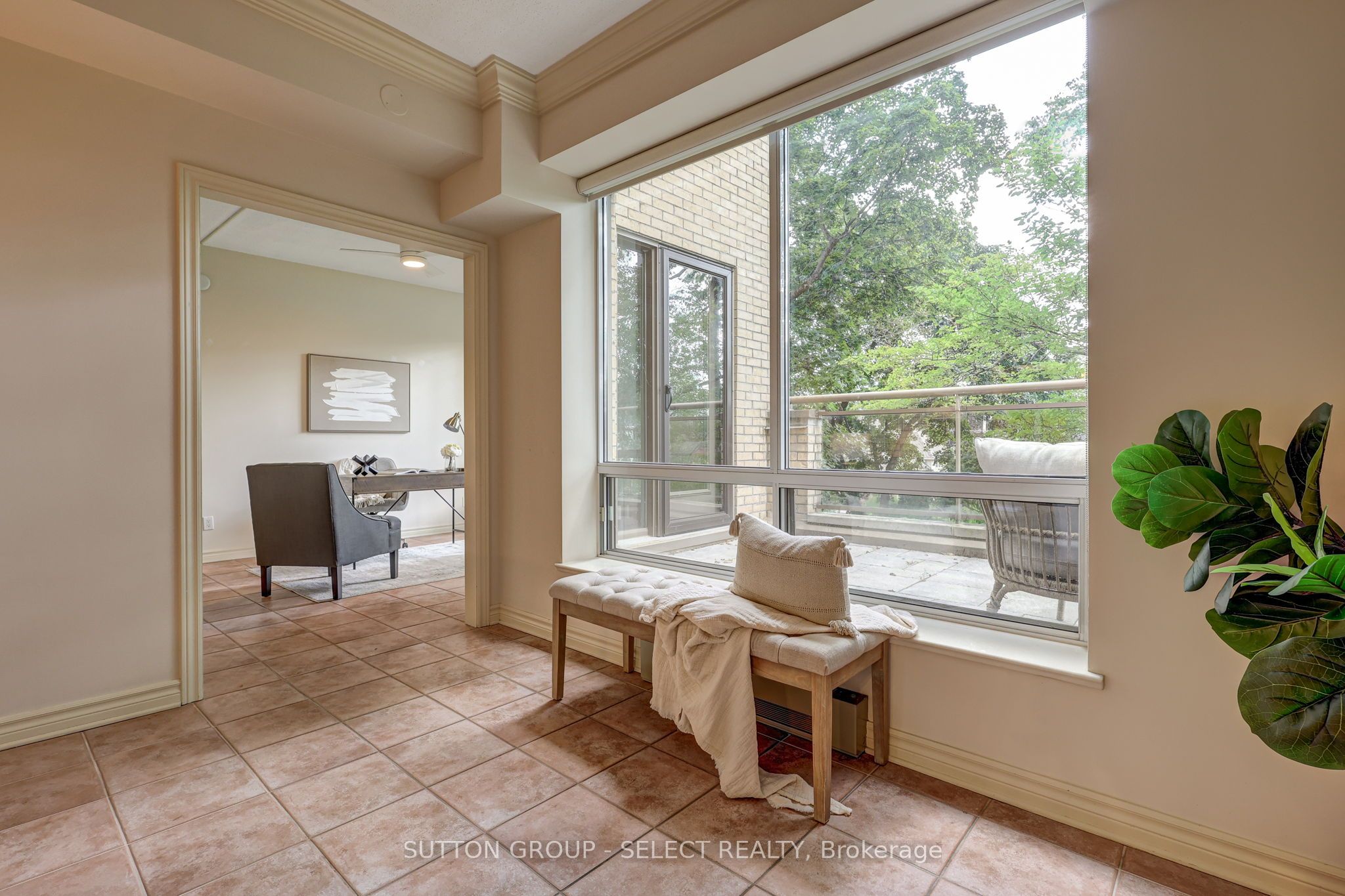 250 Sydenham Street 203 Property Photo 14