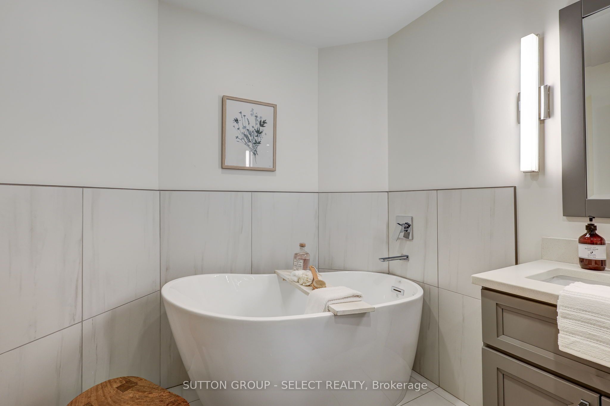 250 Sydenham Street 203 Property Photo 30