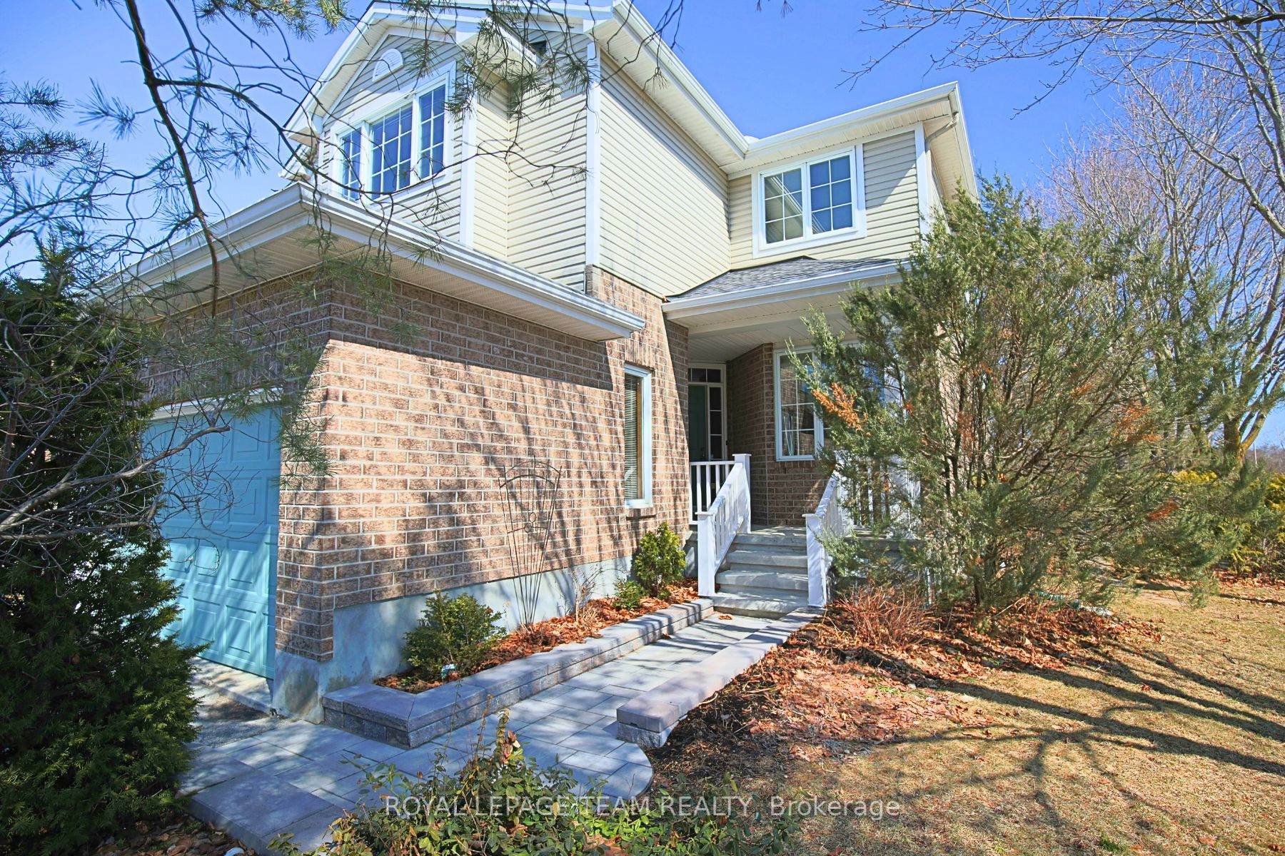 2 Inverary Drive Property Photo 2