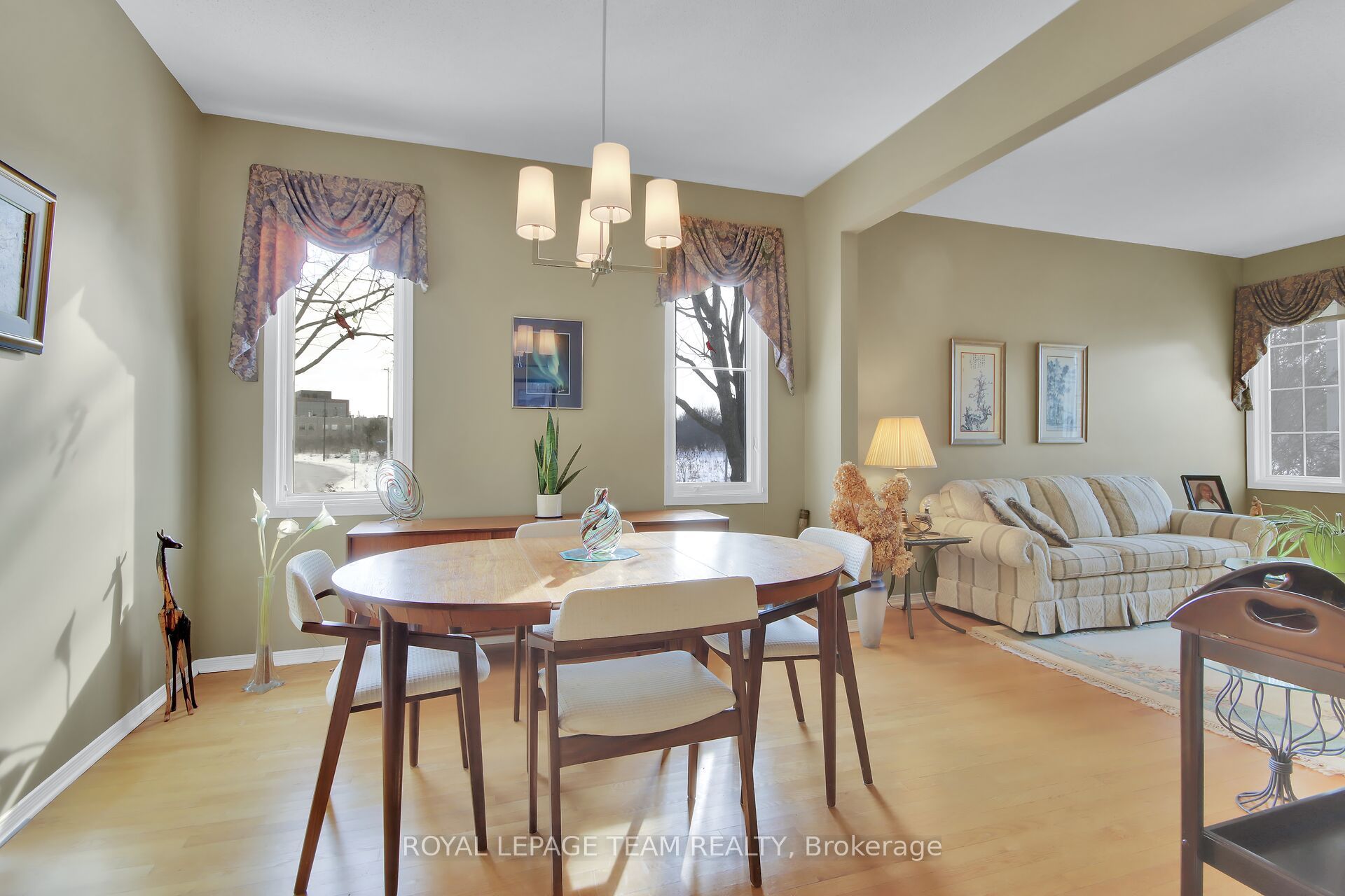 2 Inverary Drive Property Photo 8