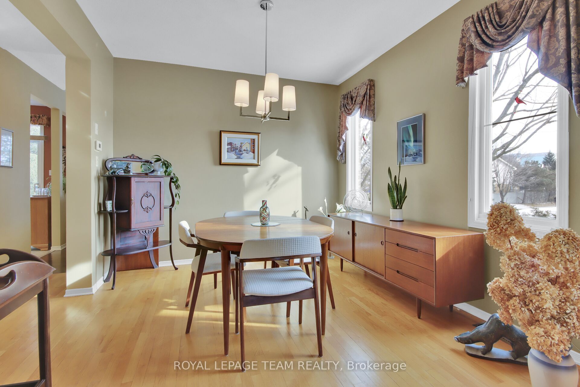 2 Inverary Drive Property Photo 9