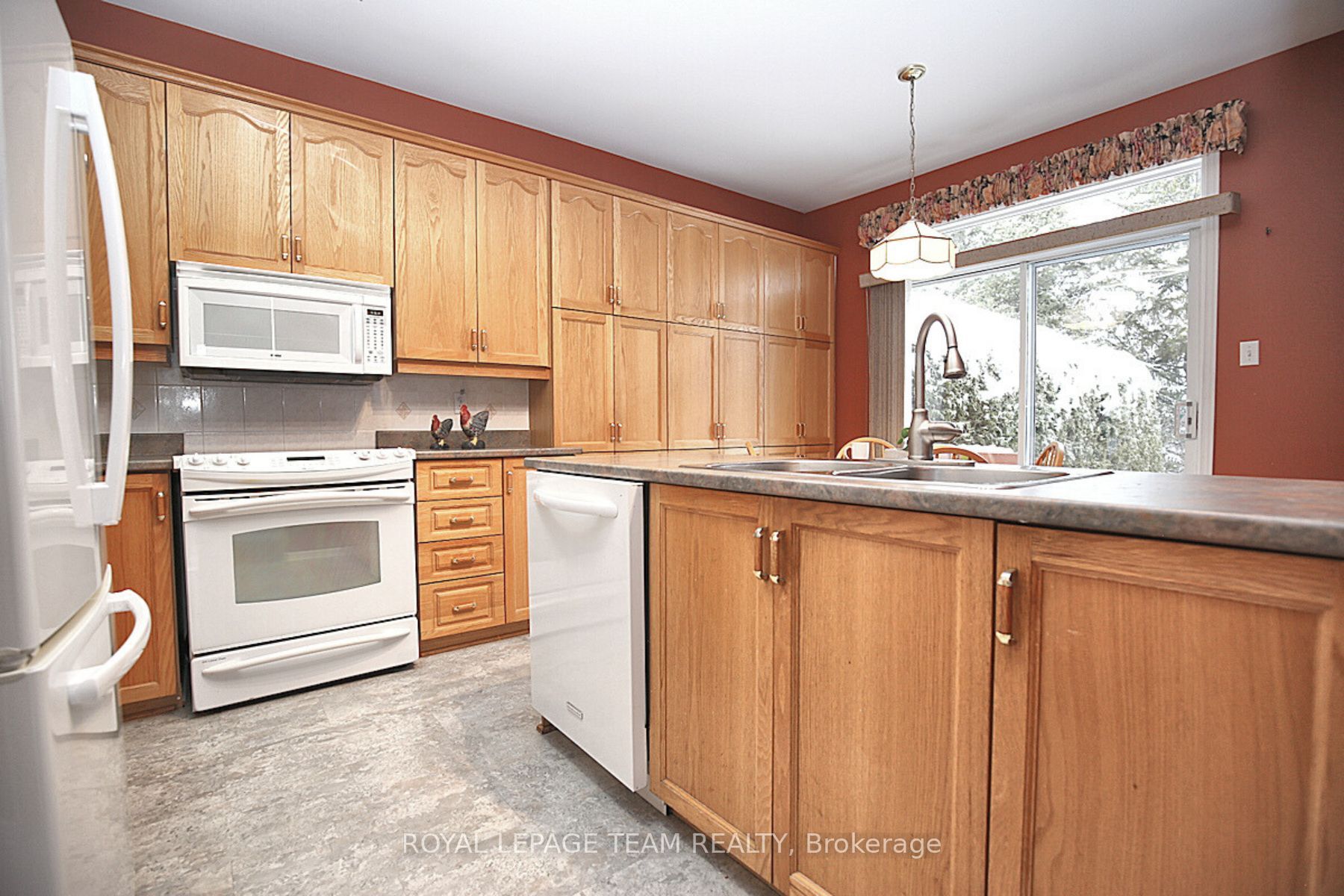2 Inverary Drive Property Photo 10