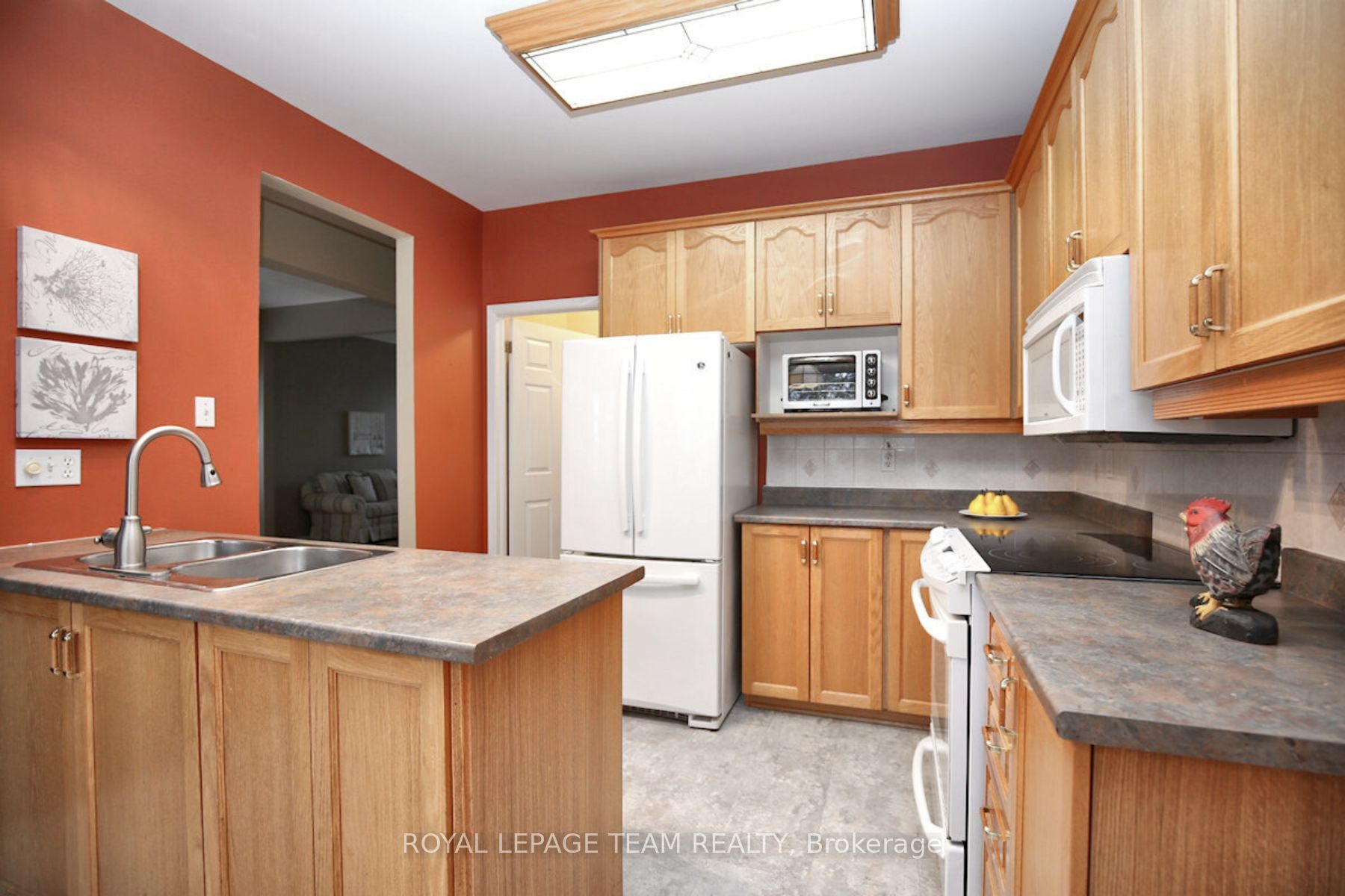 2 Inverary Drive Property Photo 12