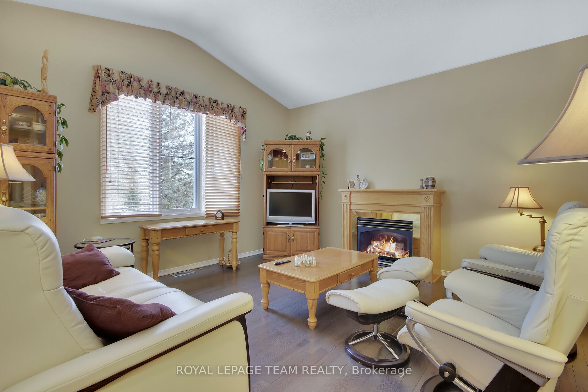 2 Inverary Drive Property Photo 16