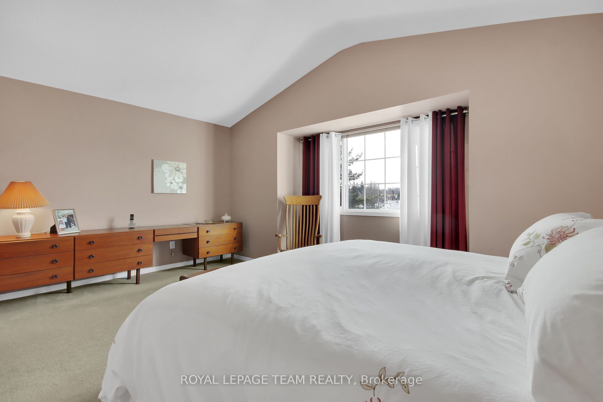 2 Inverary Drive Property Photo 21