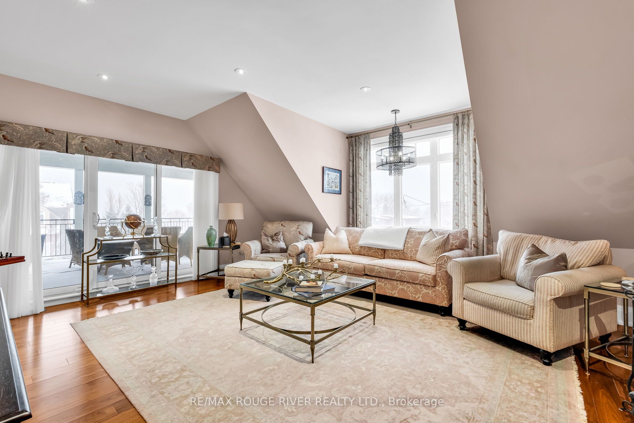98 Ontario St Street Property Photo 22
