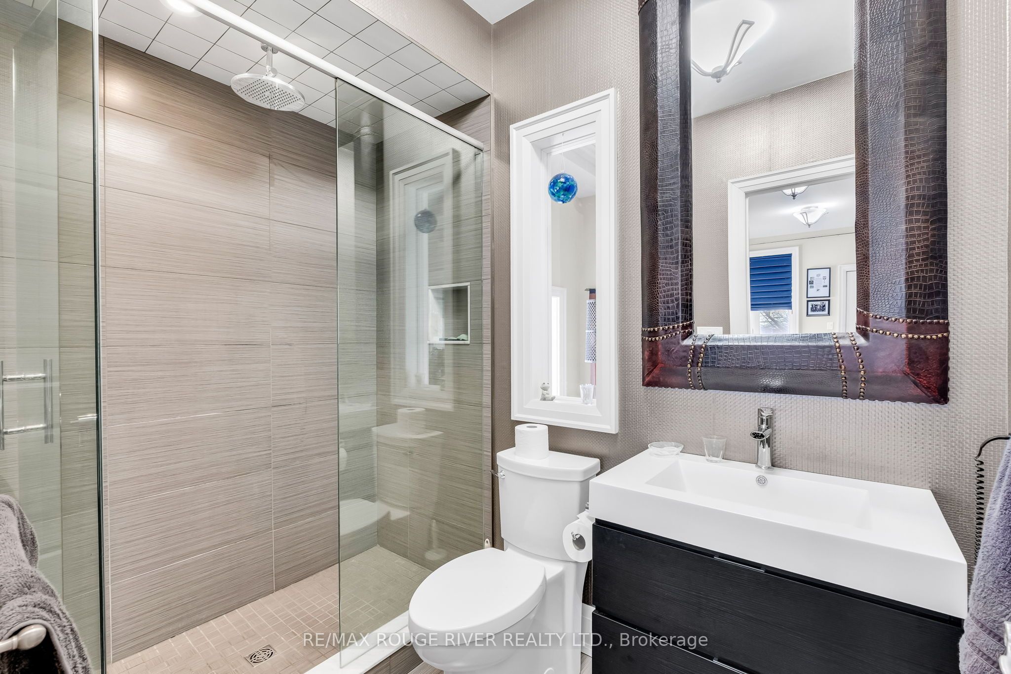 98 Ontario St Street Property Photo 24