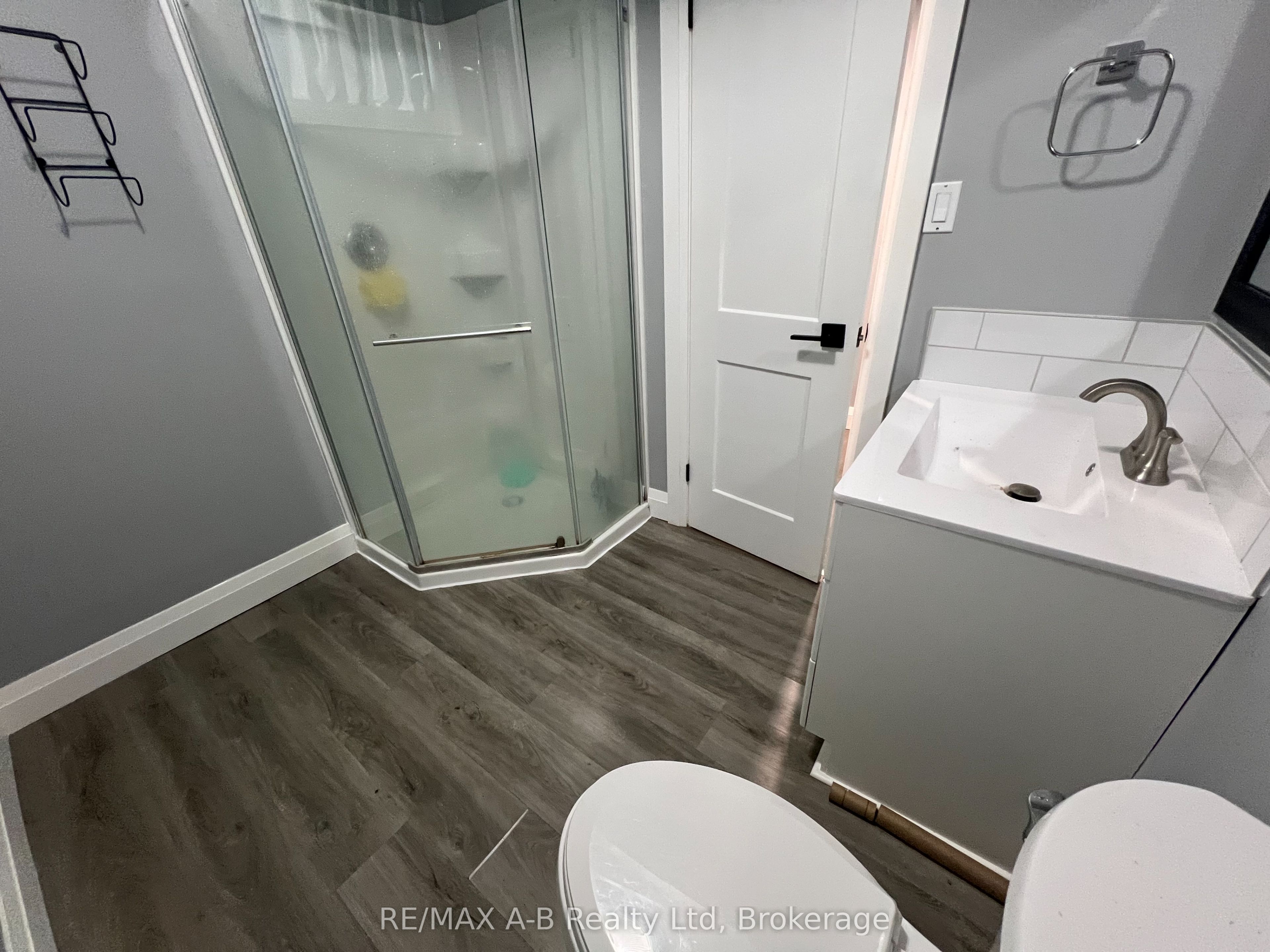 35 Wellington Street Property Photo 14