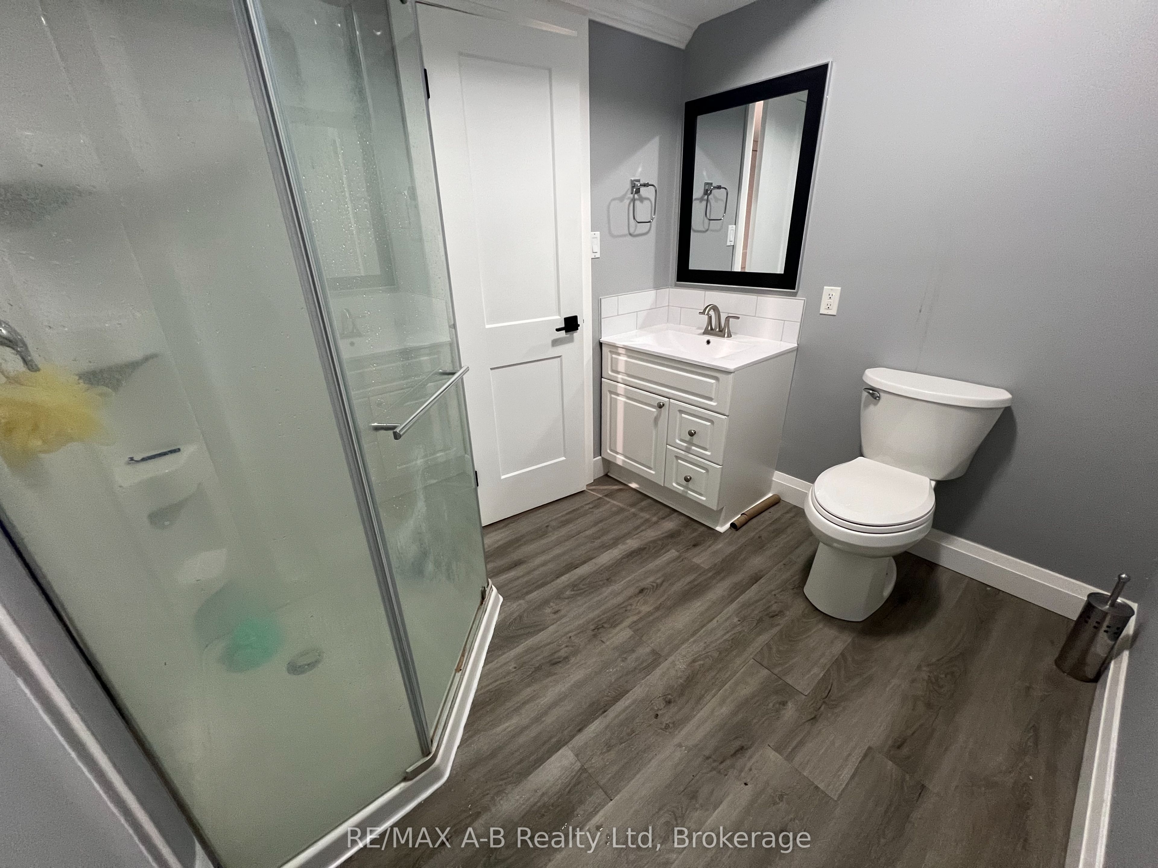 35 Wellington Street Property Photo 15