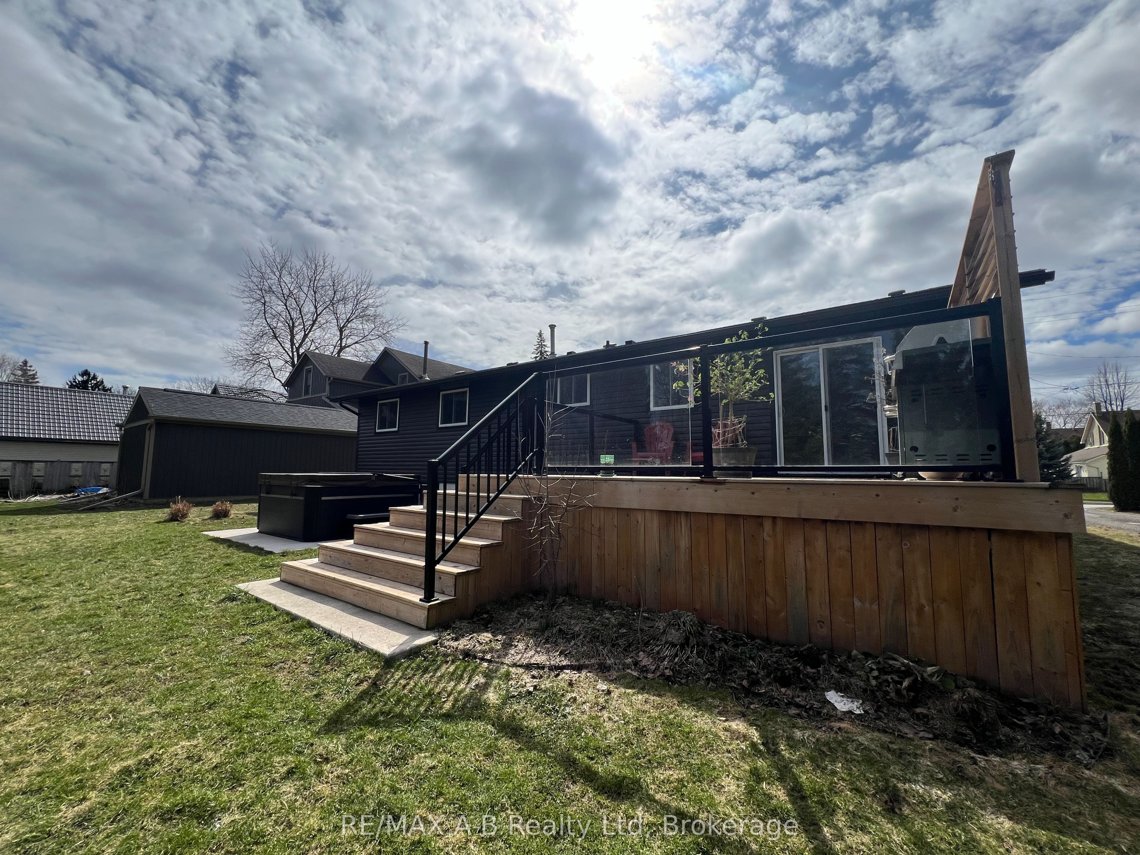 35 Wellington Street Property Photo 21