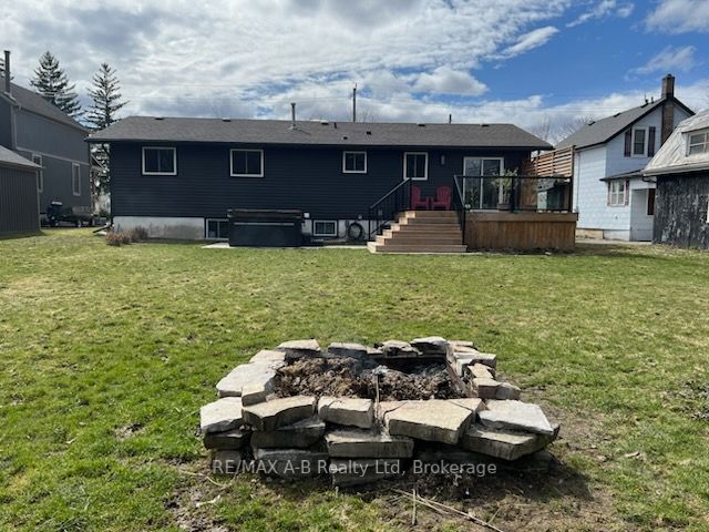 35 Wellington Street Property Photo 25