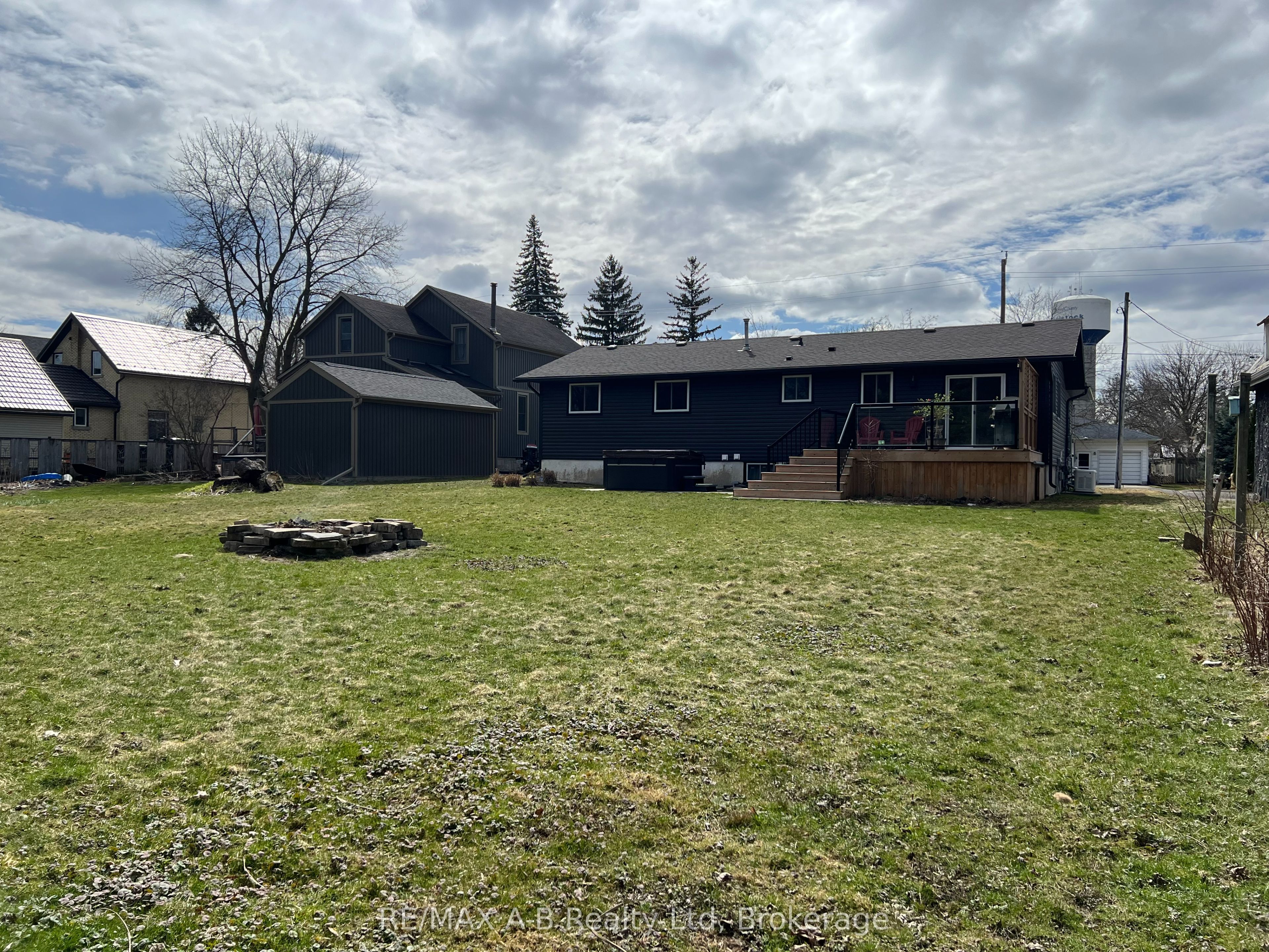 35 Wellington Street Property Photo 26