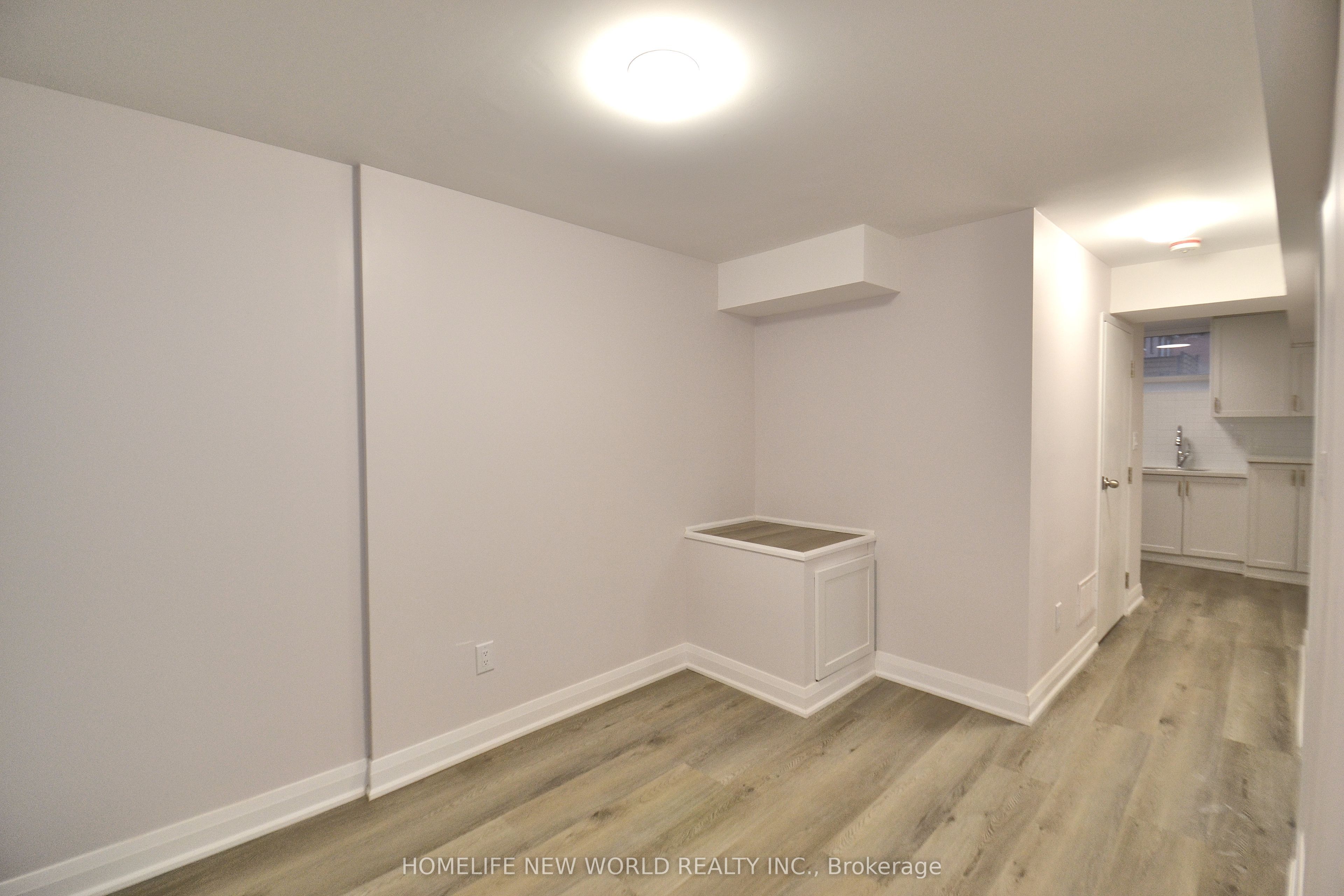 #lower - 27 Nightingale Street Property Photo 4