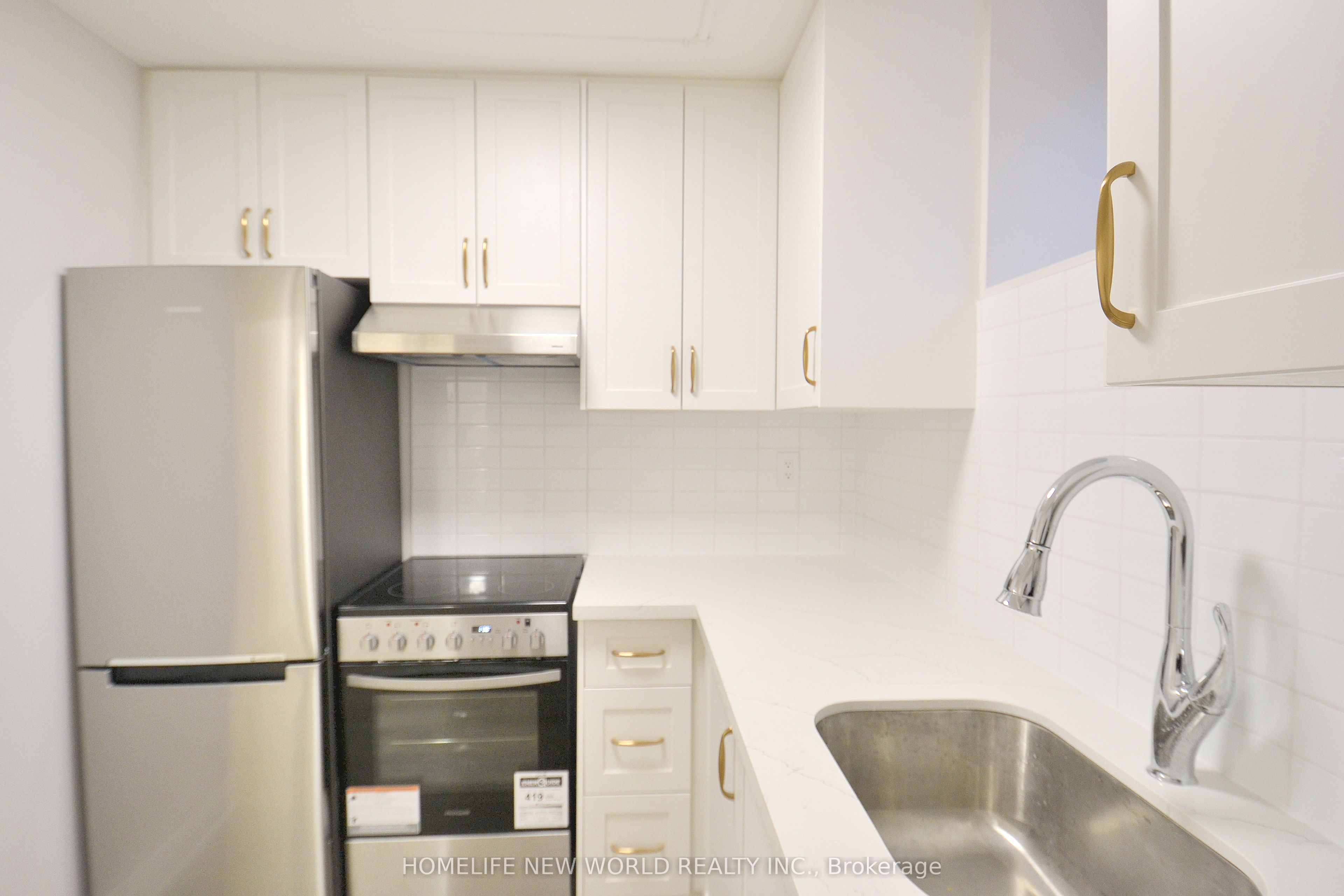 #lower - 27 Nightingale Street Property Photo 7