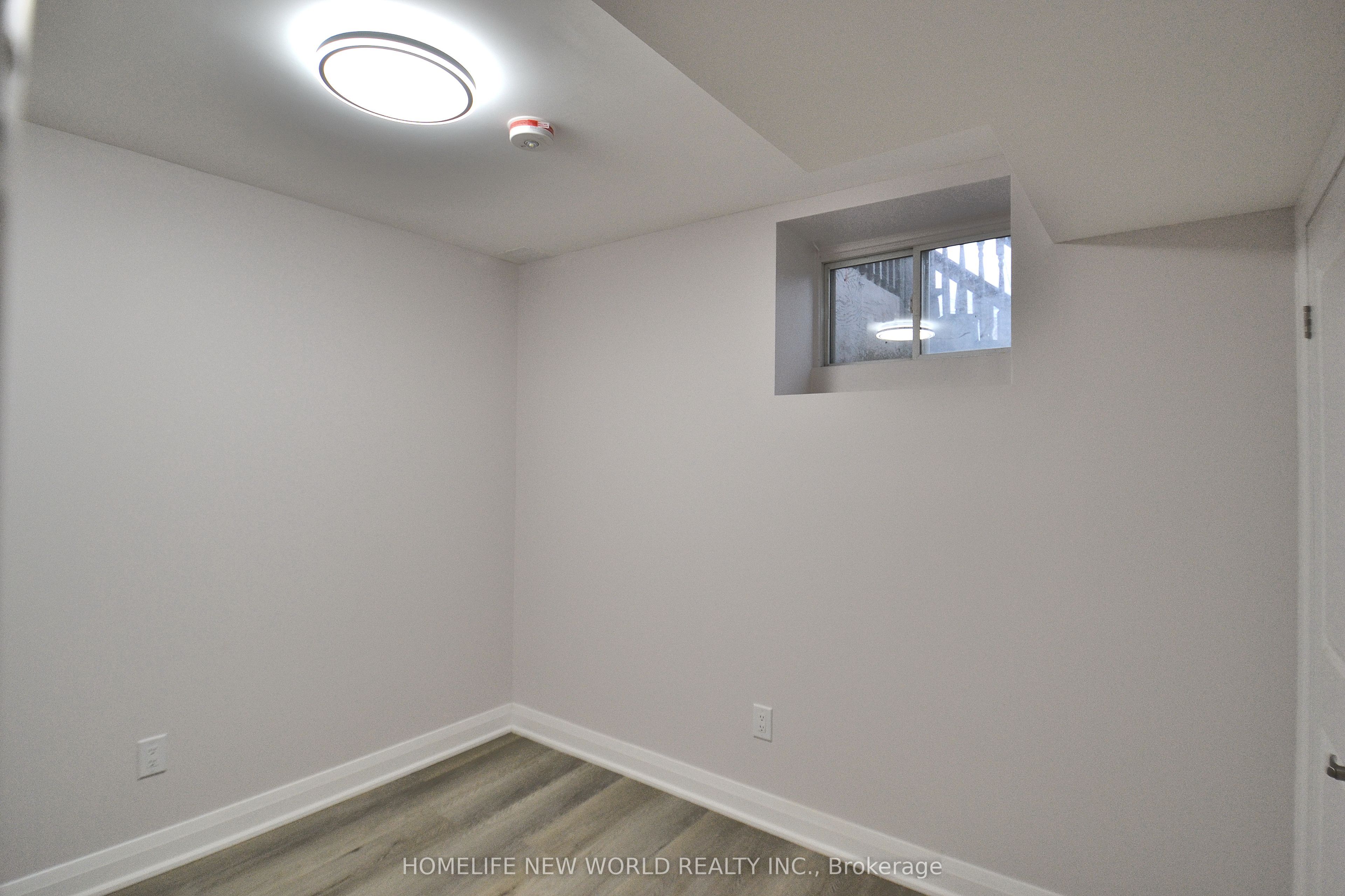 #lower - 27 Nightingale Street Property Photo 9