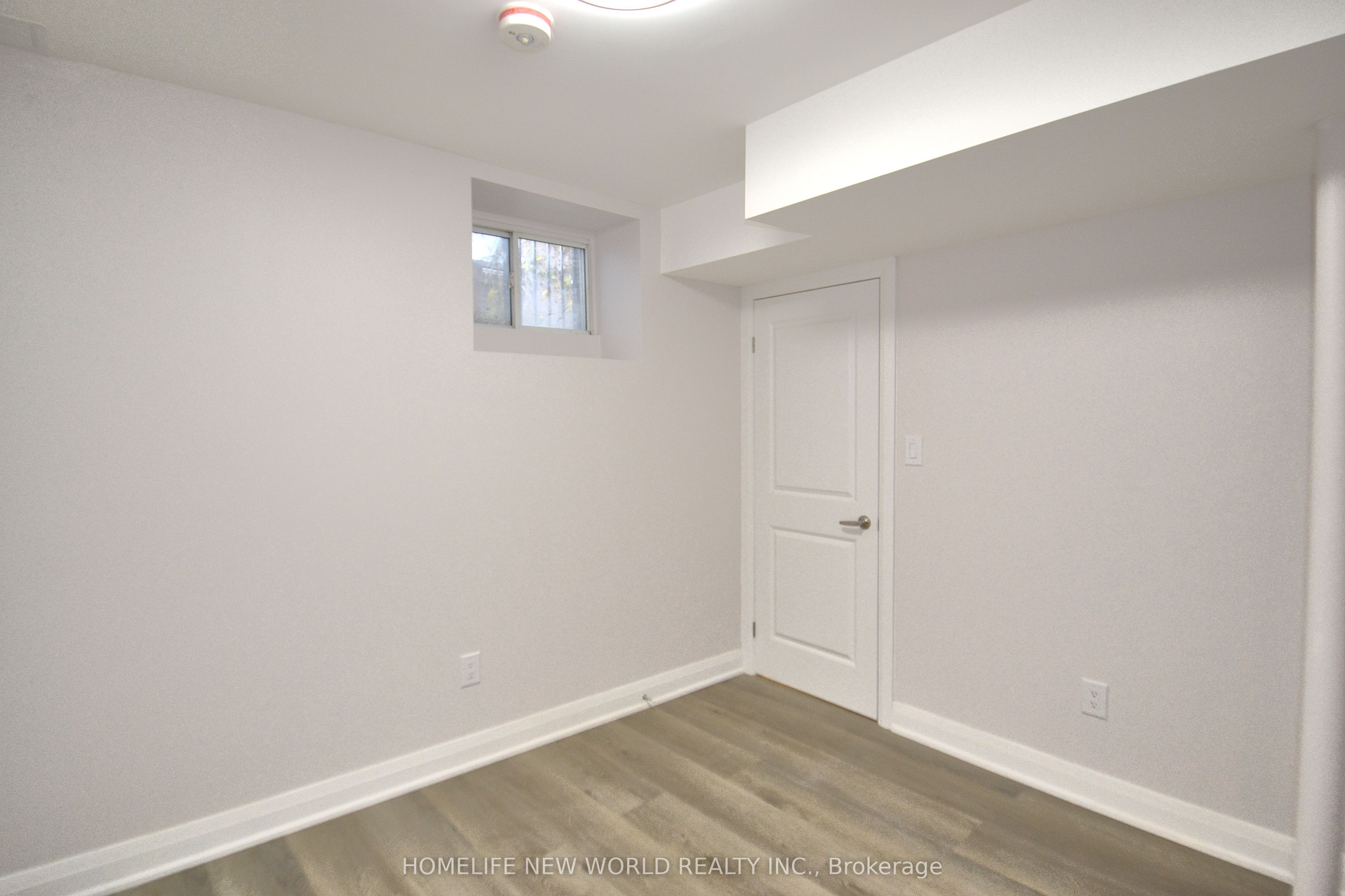 #lower - 27 Nightingale Street Property Photo 10